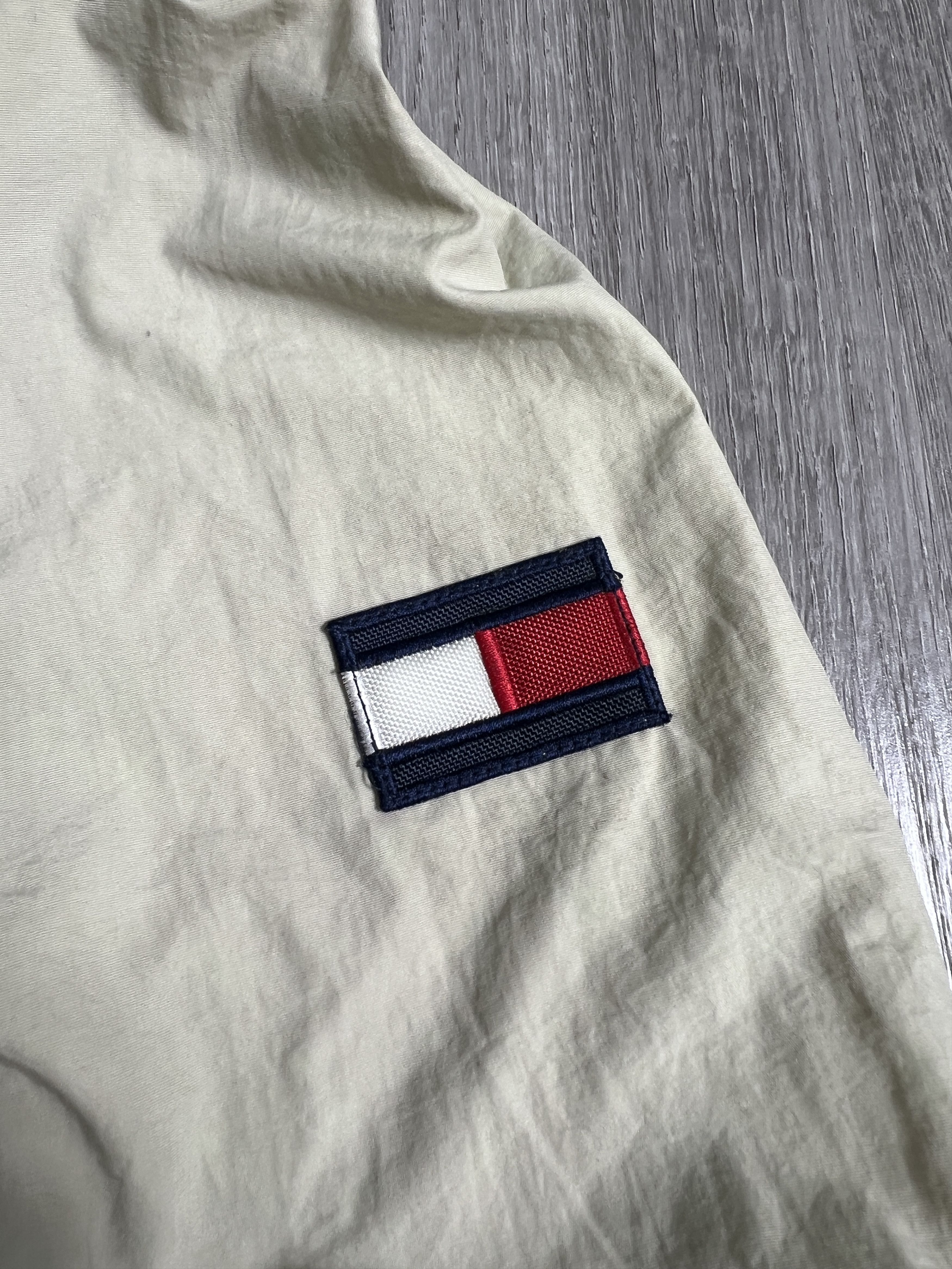 Tommy Hilfiger Vintage Tommy Hilfiger Nylon Jacket (XL) JKA273 Size US XL / EU 56 / 4 - 4 Thumbnail