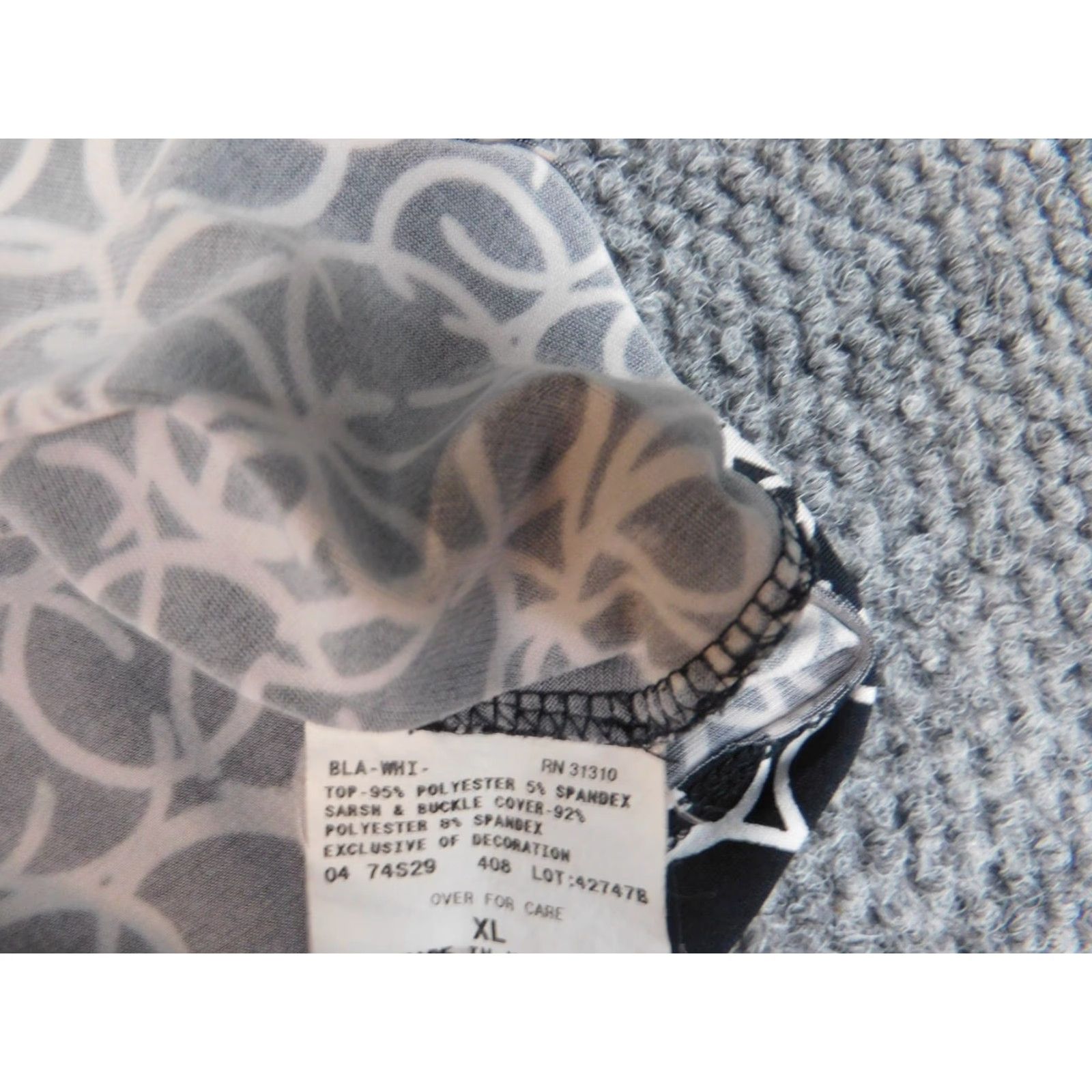 Vintage AGB Blouse Women XL Black Pullover Long Sleeve Round Neck Geometric Pattern Polyester Rayon Stretch Casual Regular Ruffle Size XL / US 12-14 / IT 48-50 - 7 Thumbnail