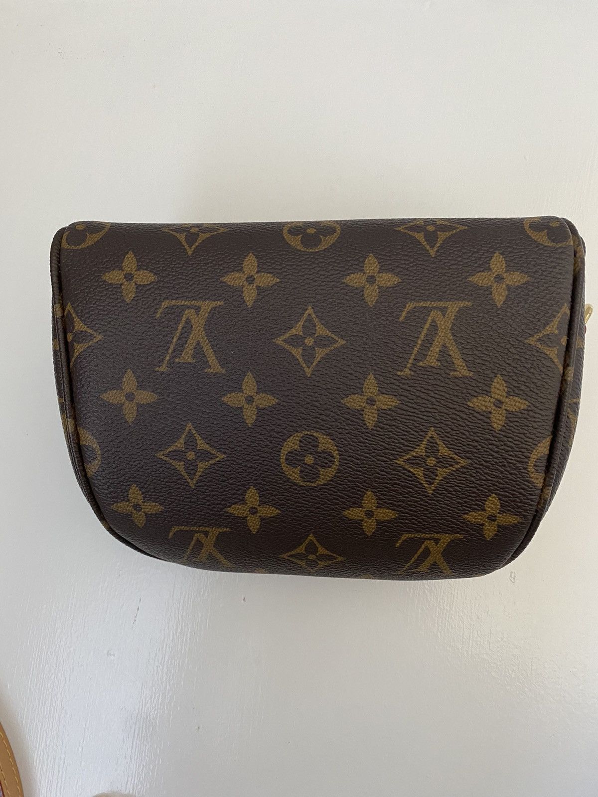 Louis Vuitton Authentic Louis Vuitton Mini Bumbag Monogram Size ONE SIZE - 6 Thumbnail