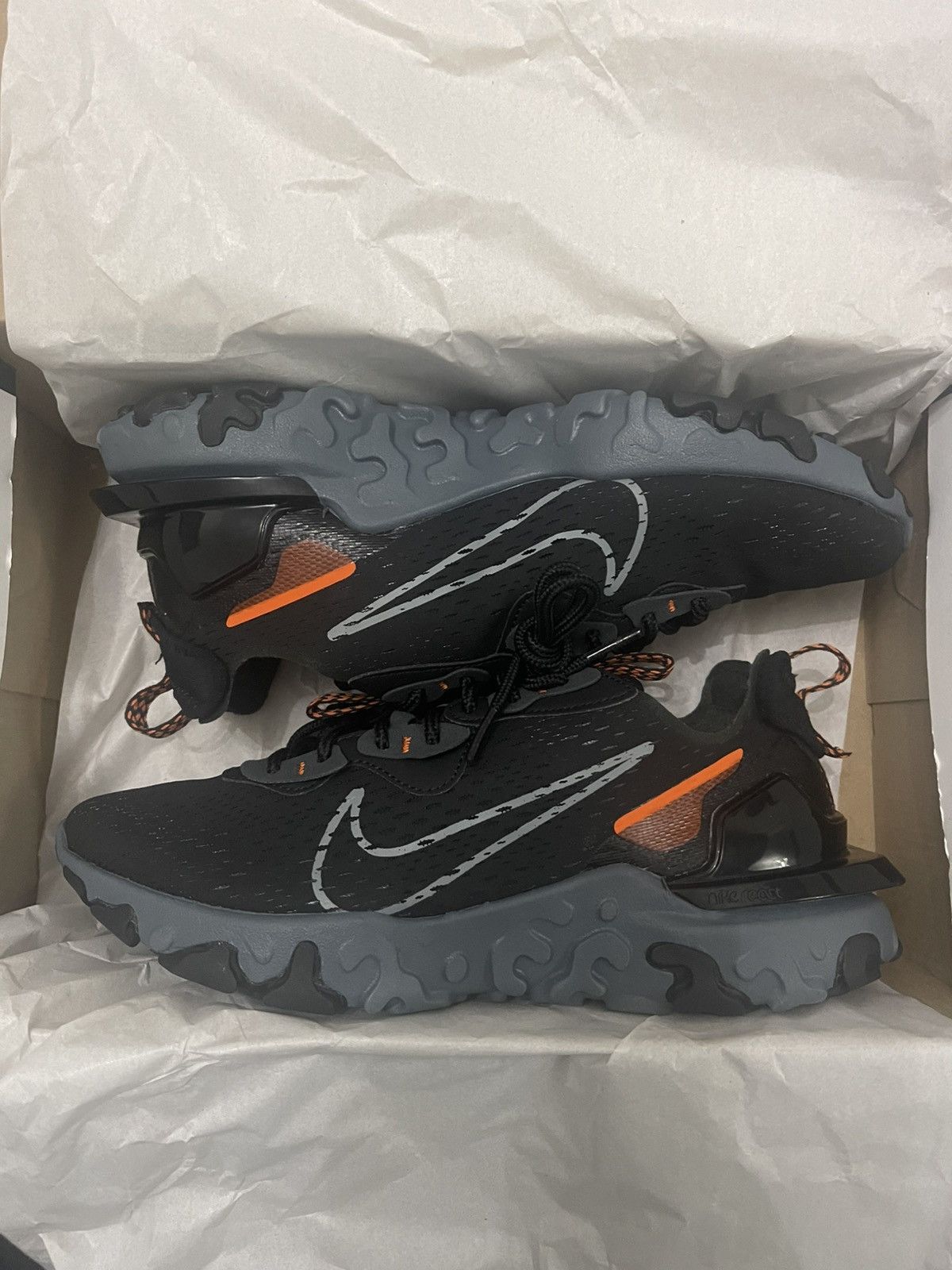 Nike Nike reacts Size US 6 / EU 39 - 1 Thumbnail