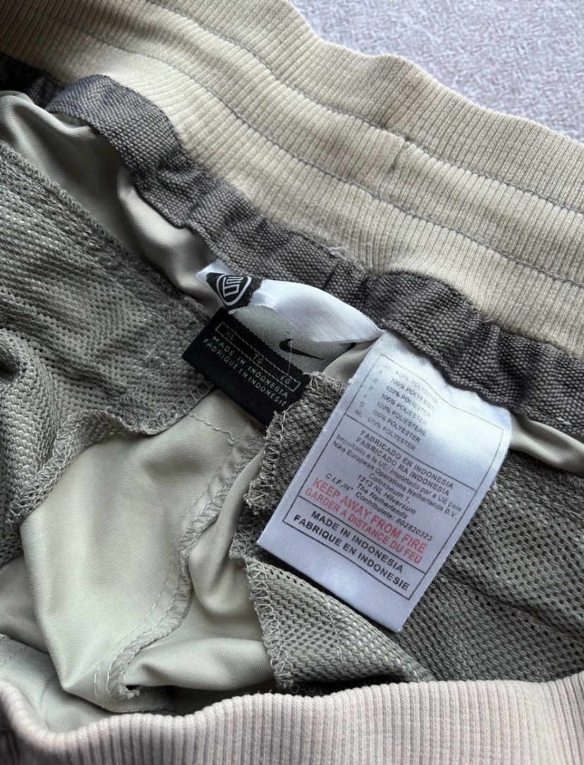 Nike × Vintage Vintage Nike Swoosh Baggy Trackpants Y2K XL Size US 34 / EU 50 - 9 Thumbnail