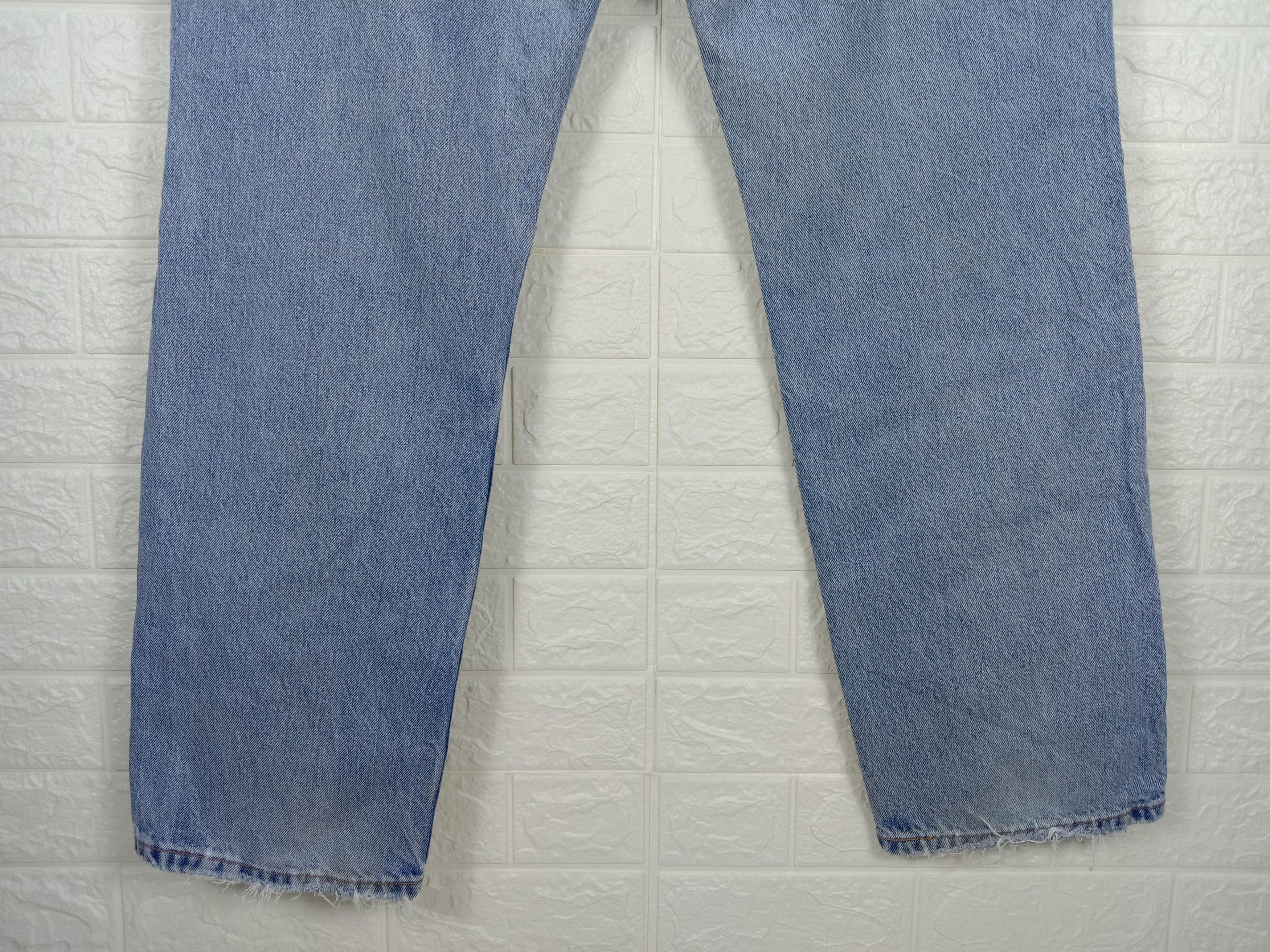 Levi's Vintage Levi's 505 Jeans Light Wash Regular Fit Denim Size US 36 / EU 52 - 8 Thumbnail