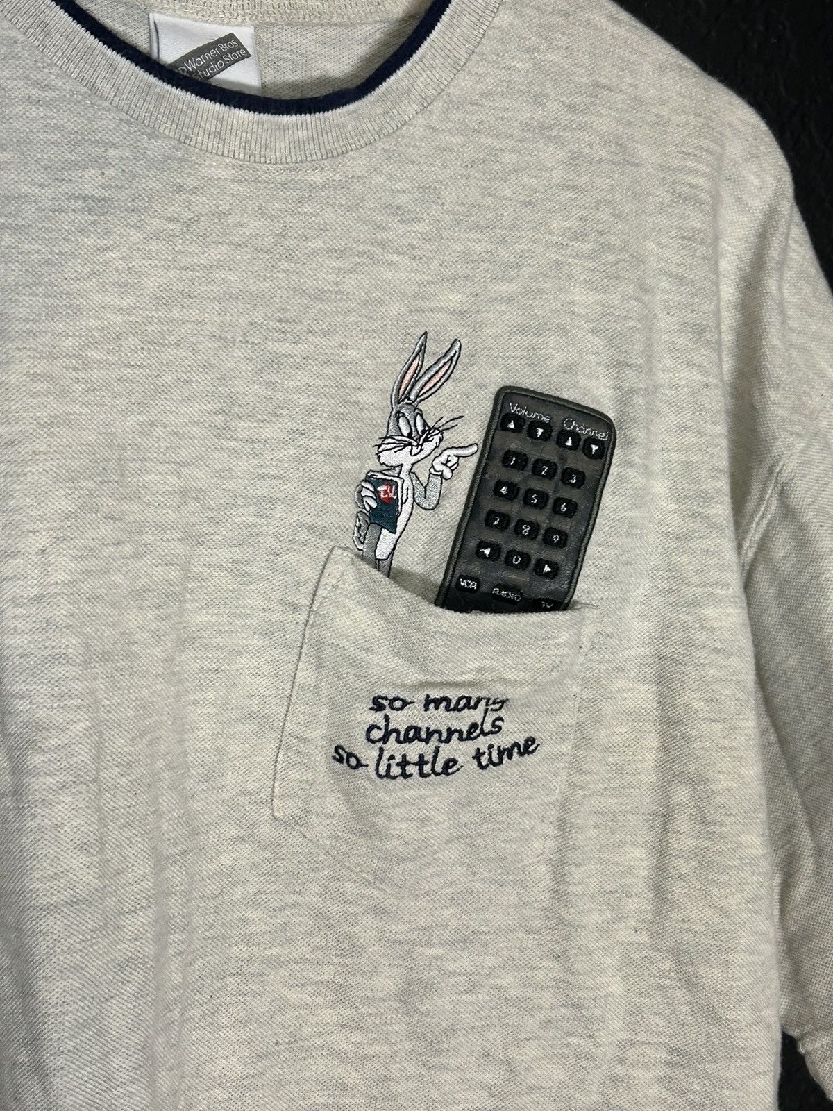 Warner Bros Y2K Bugs Bunny Tv Remote Pocket T Shirt Size US L / EU 52-54 / 3 - 2 Thumbnail
