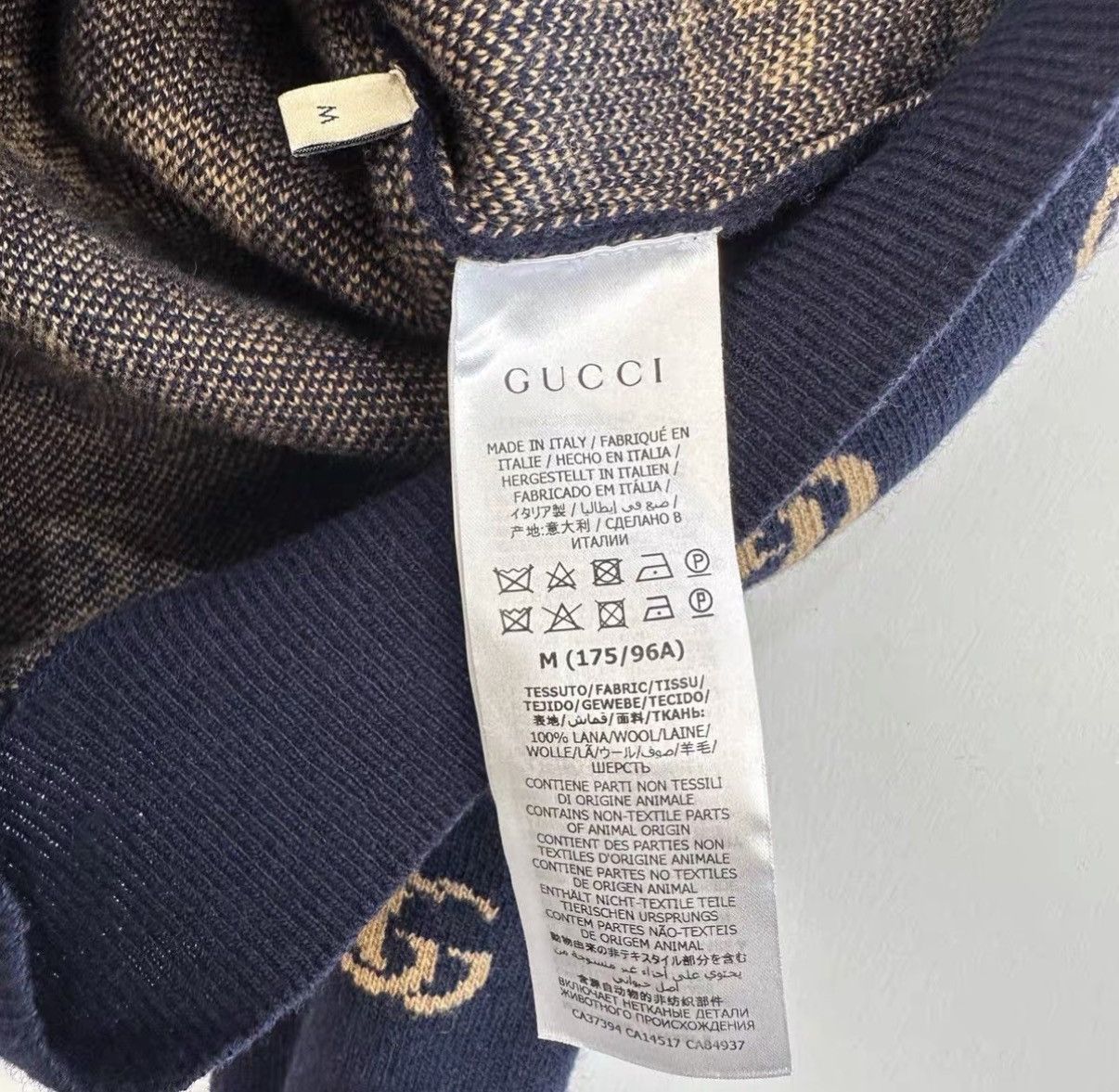 Gucci Gucci All-over Logo V-neck Wool Knit Cardigan J42 Size US M / EU 48-50 / 2 - 5 Thumbnail
