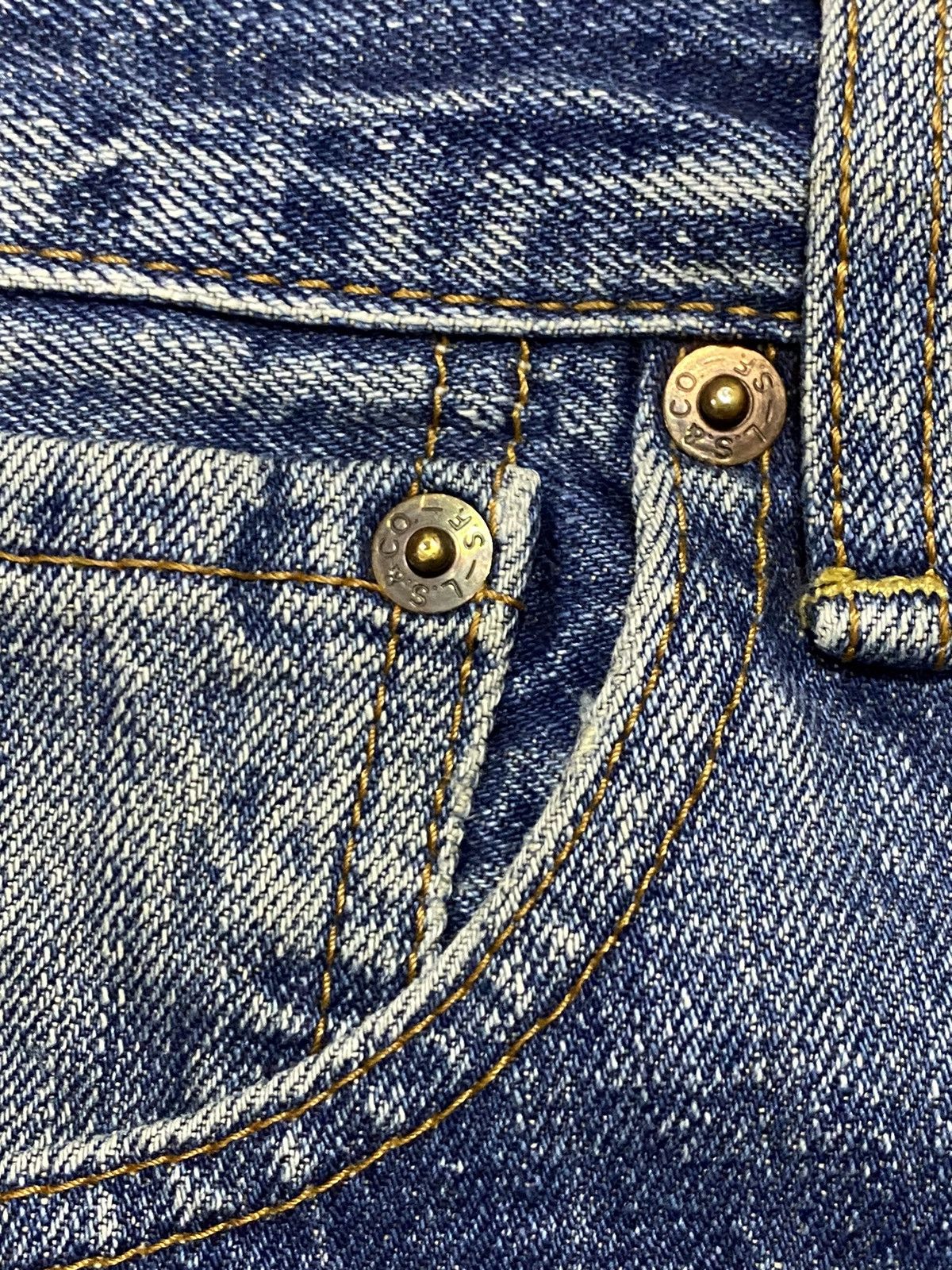 Levi's Vintage Clothing Vintage Levis 503 80’s Faded Wash Distressed Loose Jeans Size US 32 / EU 48 - 12 Thumbnail