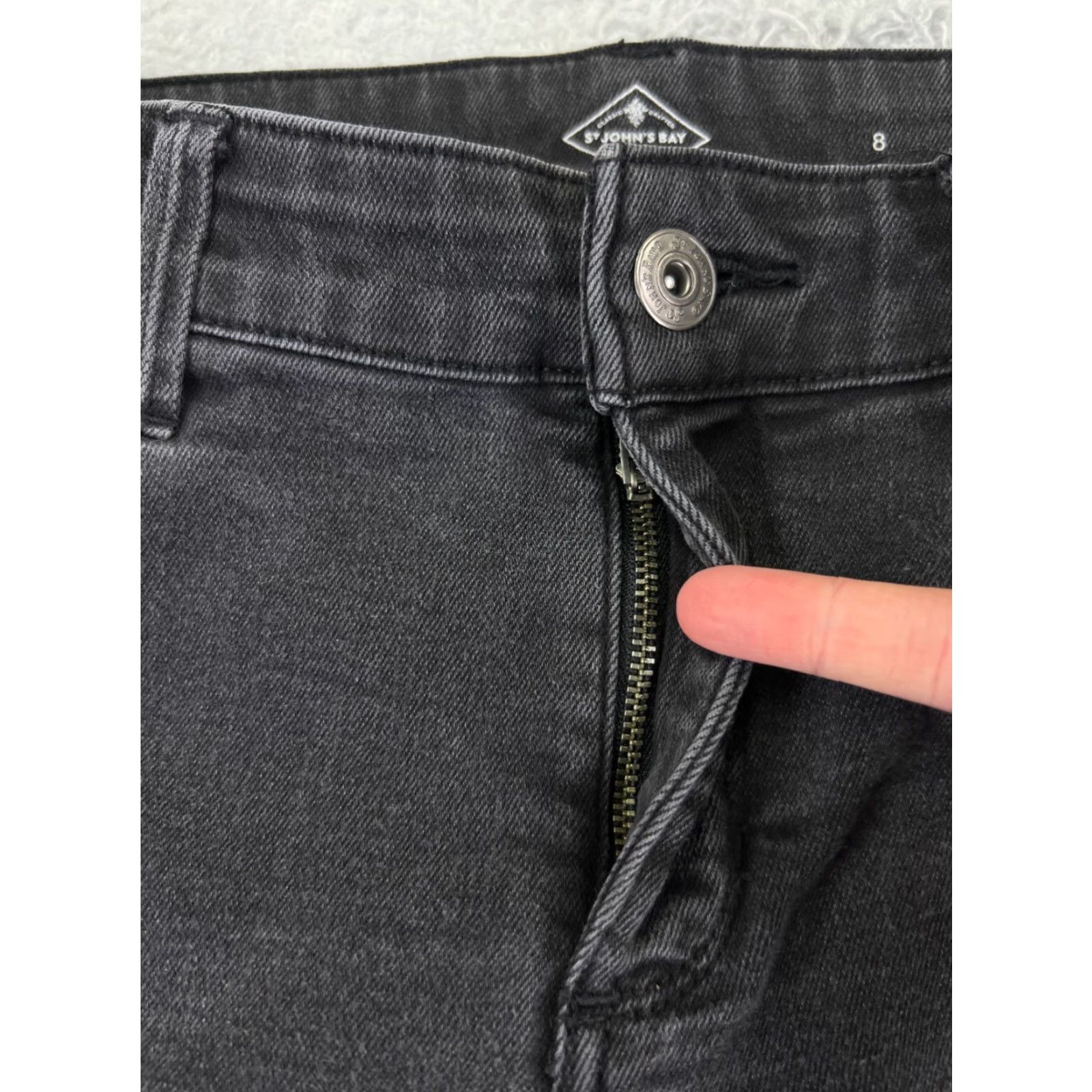 Vintage St. Johns Bay Jeans Skinny Womens 8 Black Denim Cotton Mid Rise 28x29 5-Pocket Design Logo Embroidered Button Zip Size 30" / US 8 / IT 44 - 5 Thumbnail