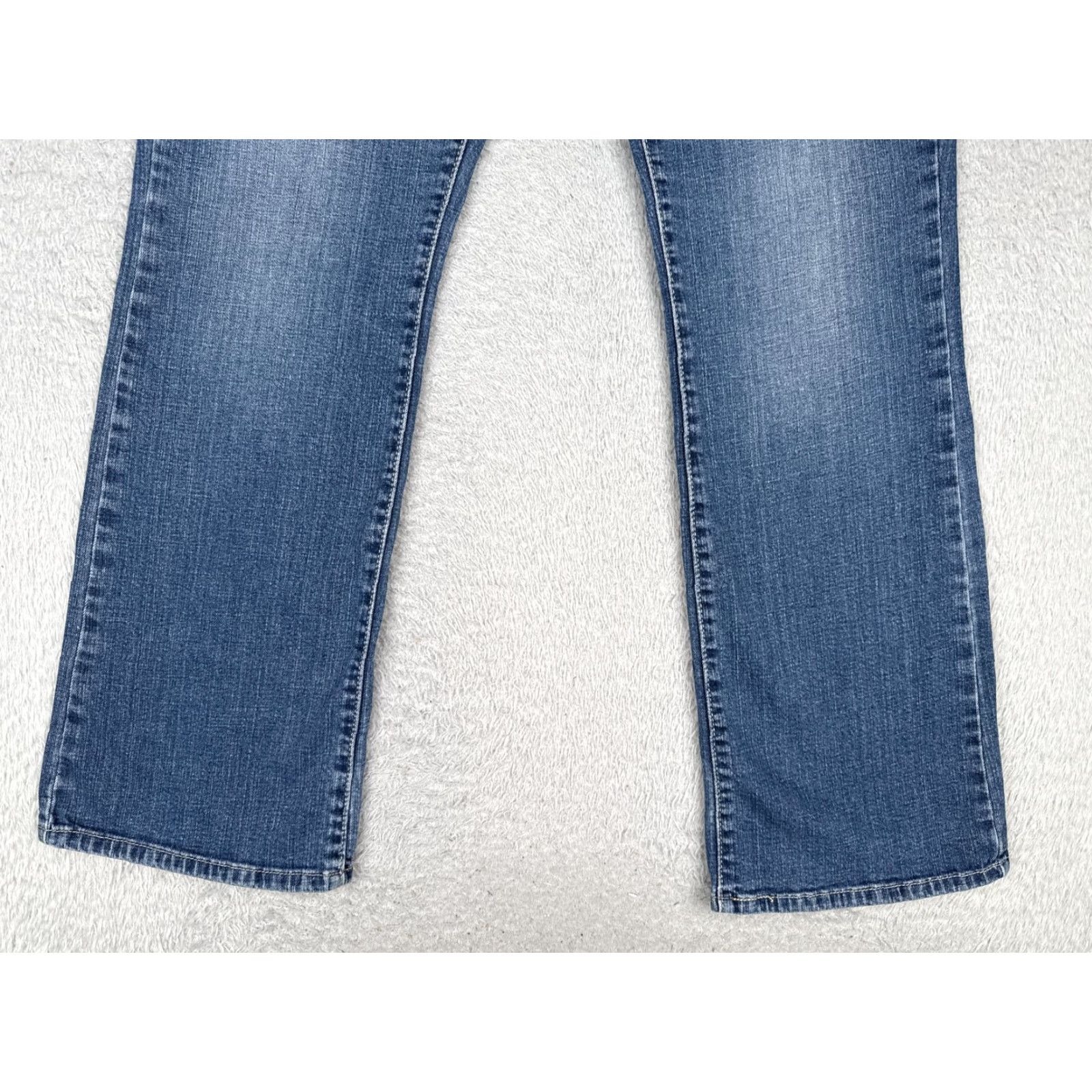 Levi's Levis Jeans Women 12 Blue Medium Wash Bootcut 32x30 Denim 5-Pocket Stretch Regular Mid Rise N/A Size 34" / US 12 / IT 48 - 2 Thumbnail