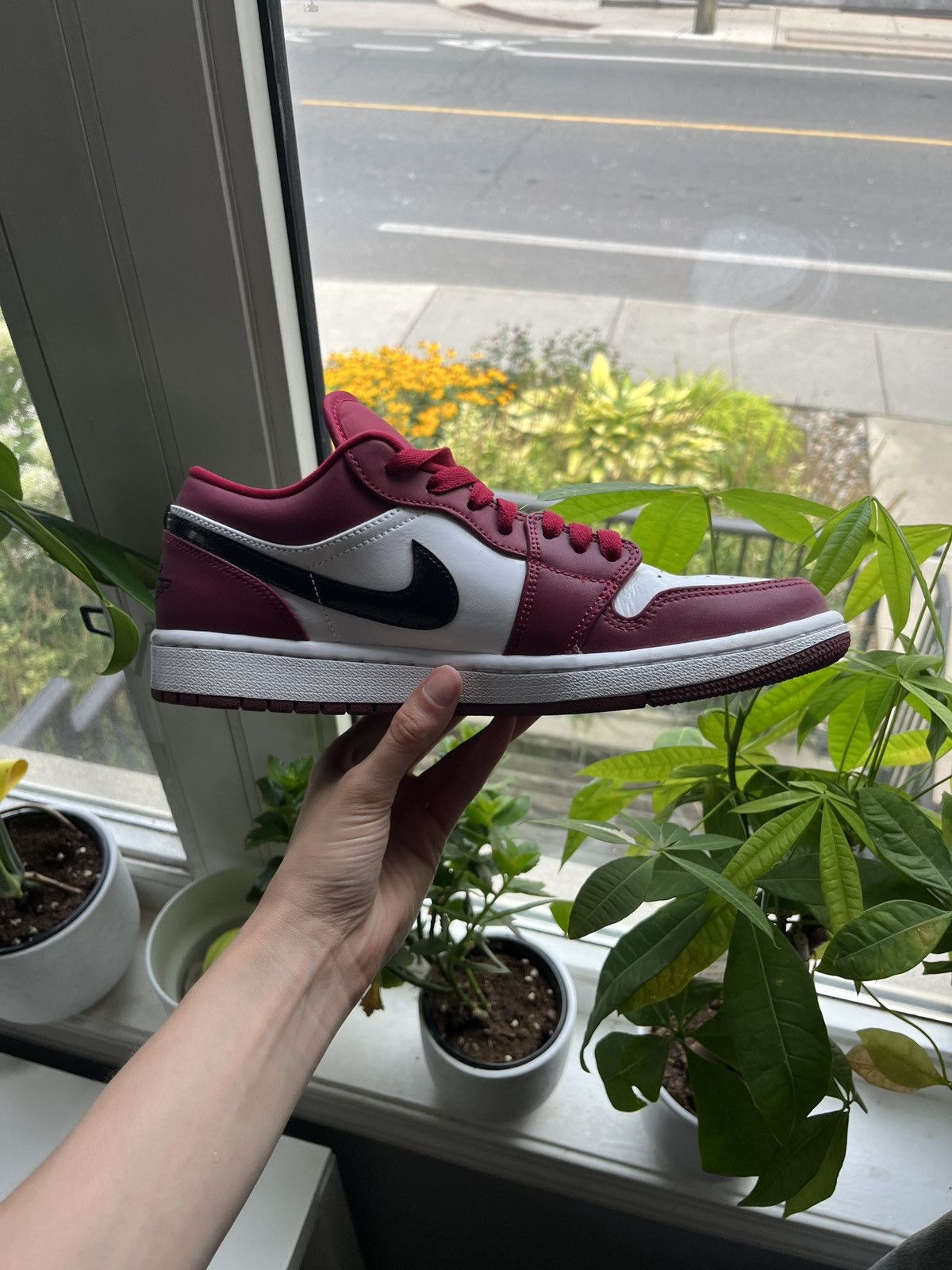 Jordan Brand × Nike Air Jordan 1 Low Size US 8 / EU 41 - 3 Thumbnail