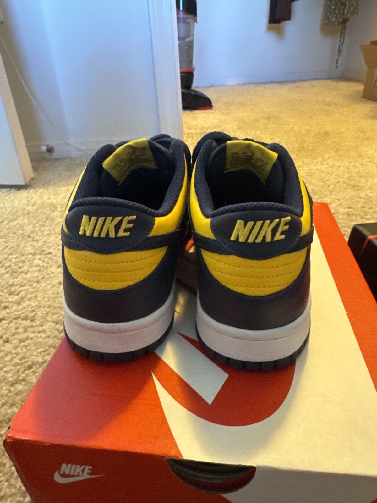 Nike Nike Dunk Low Michigan (GS) Size US 6.5 / EU 39-40 - 5 Thumbnail