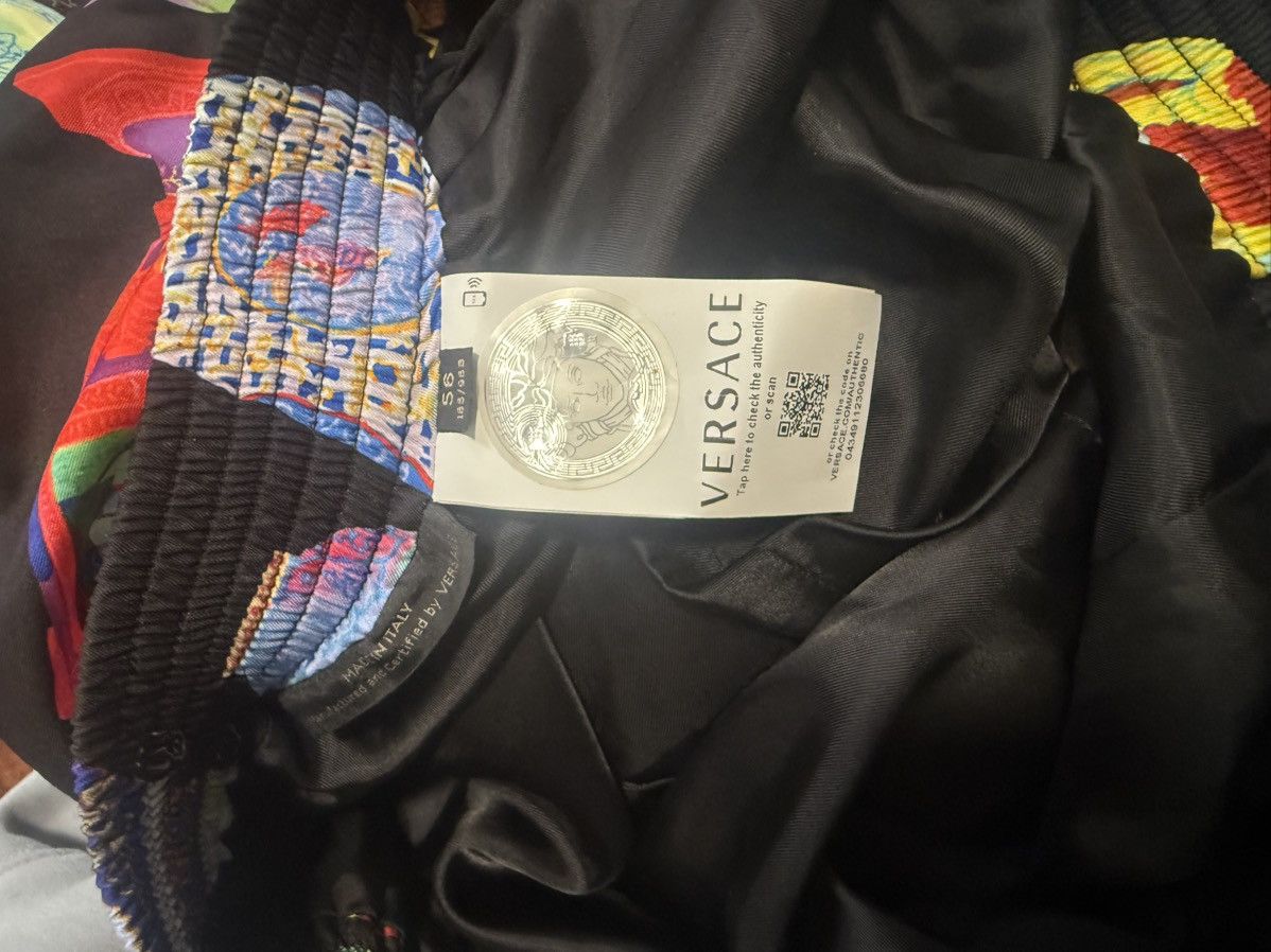 Versace Versace Vase Print Silk Shorts Size US 38 / EU 54 - 3 Thumbnail
