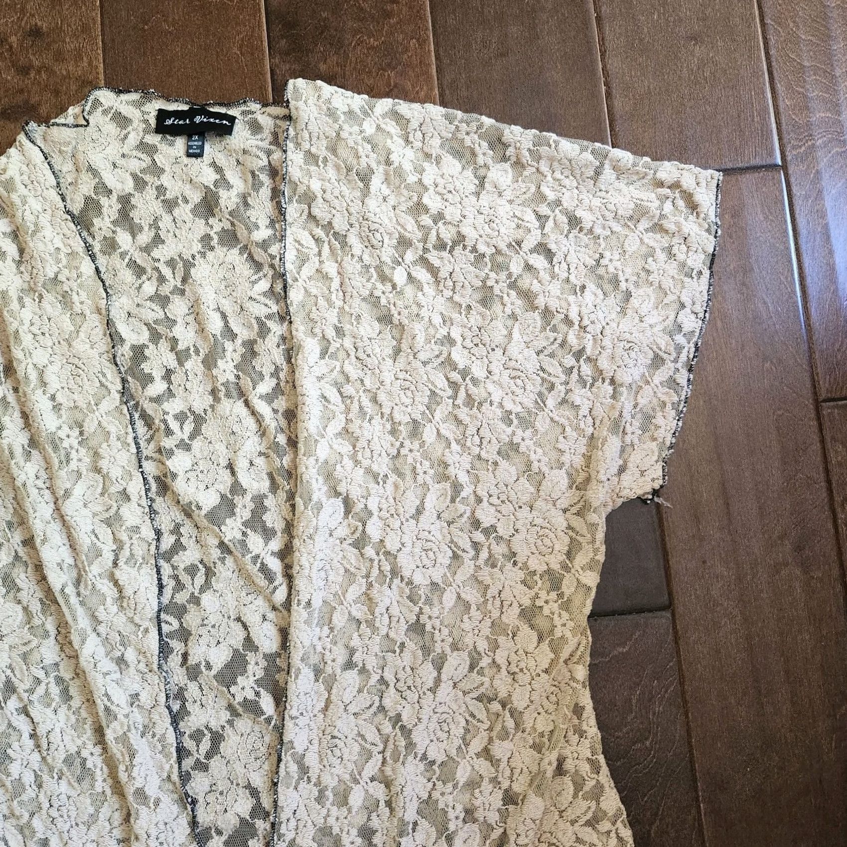 Vintage Star Vixen Cardigan Women's Beige Floral Lace Short Sleeve Size 2X 2X Beige Flower Star Vixen Womens Cardigan Lace Size XXL / US 16-18 / IT 52-54 - 5 Thumbnail