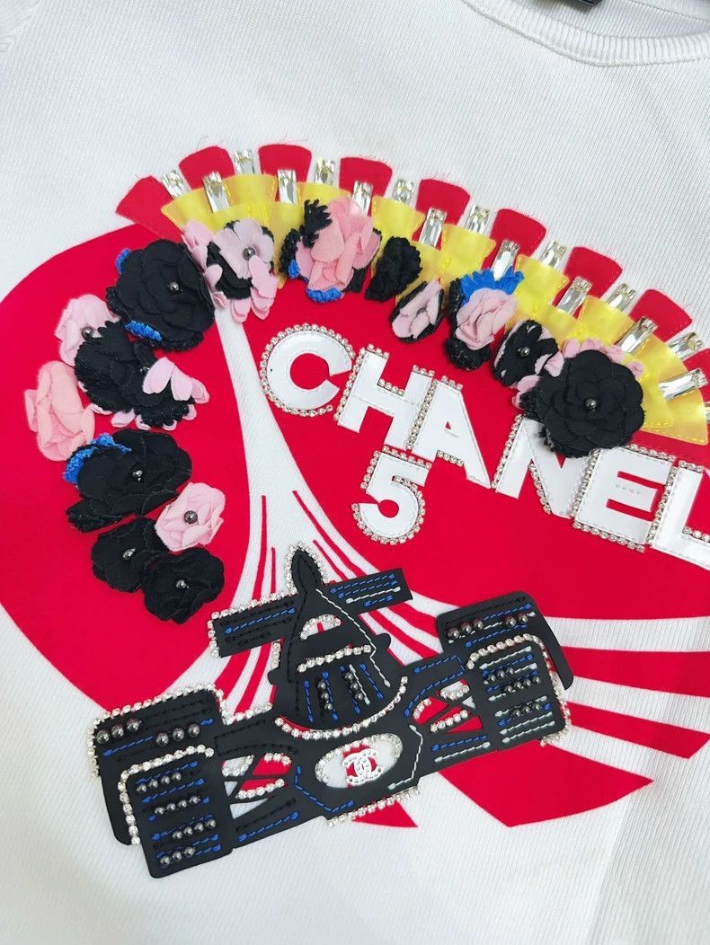Chanel Chanel 23C Beaded Flower Short Sleeve T-shirt Size M / US 6-8 / IT 42-44 - 3 Thumbnail