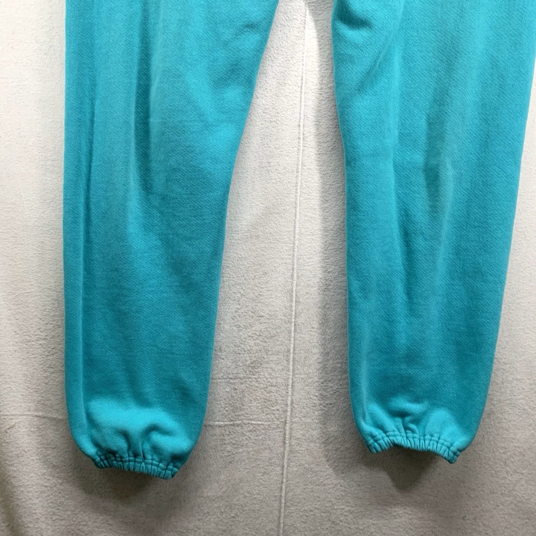 Russell Athletic VINTAGE Russell Athletic Sweatpants Unisex Adults Large Blue 40 in 29 in Athletic Tapered Drawstring Pockets Easy Care USA 80s 90s Sports Streetwear Size US 33 - 5 Thumbnail