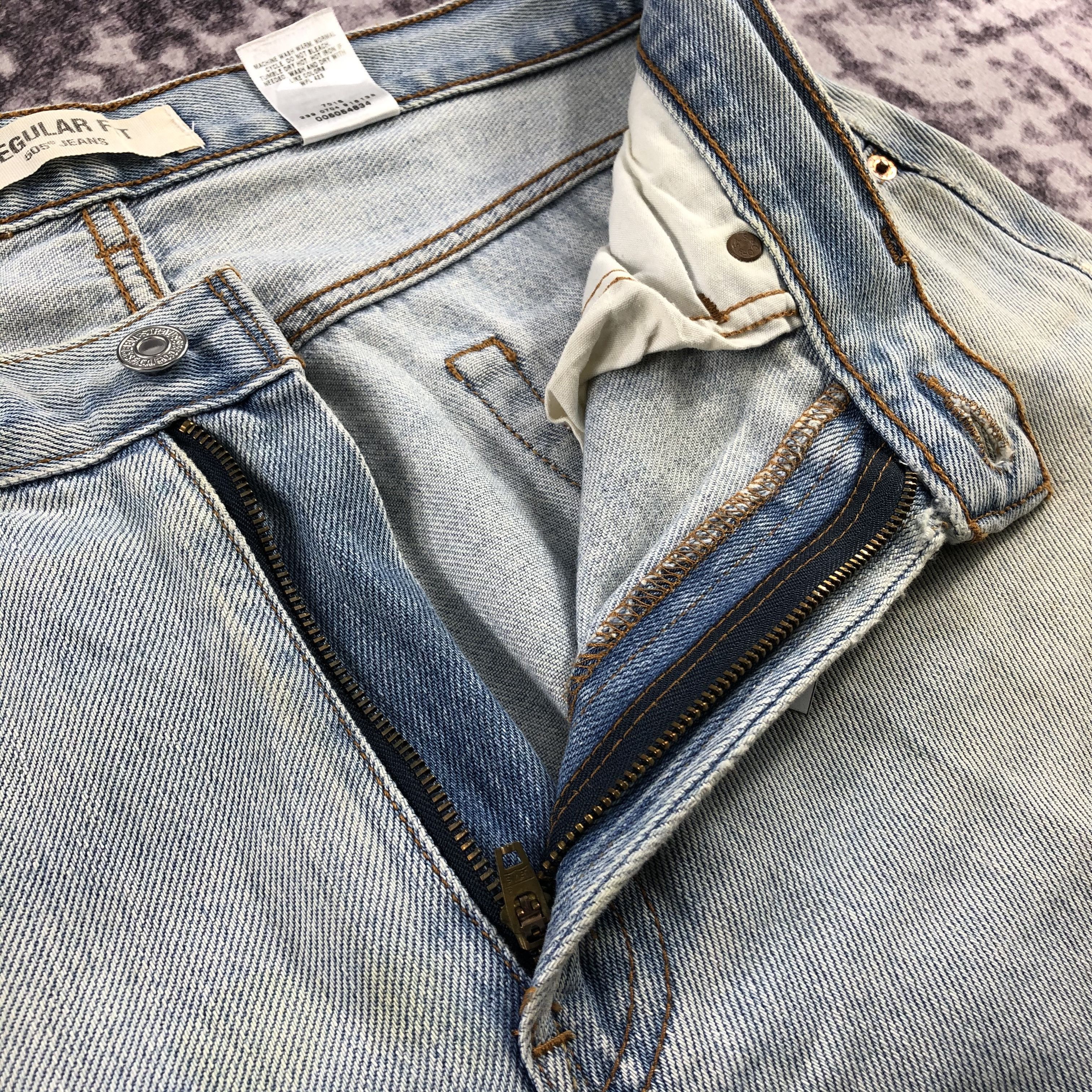 Levi's × Vintage Vintage Light Wash Levis 505 Jeans-JM2755 Size US 34 / EU 50 - 12 Thumbnail