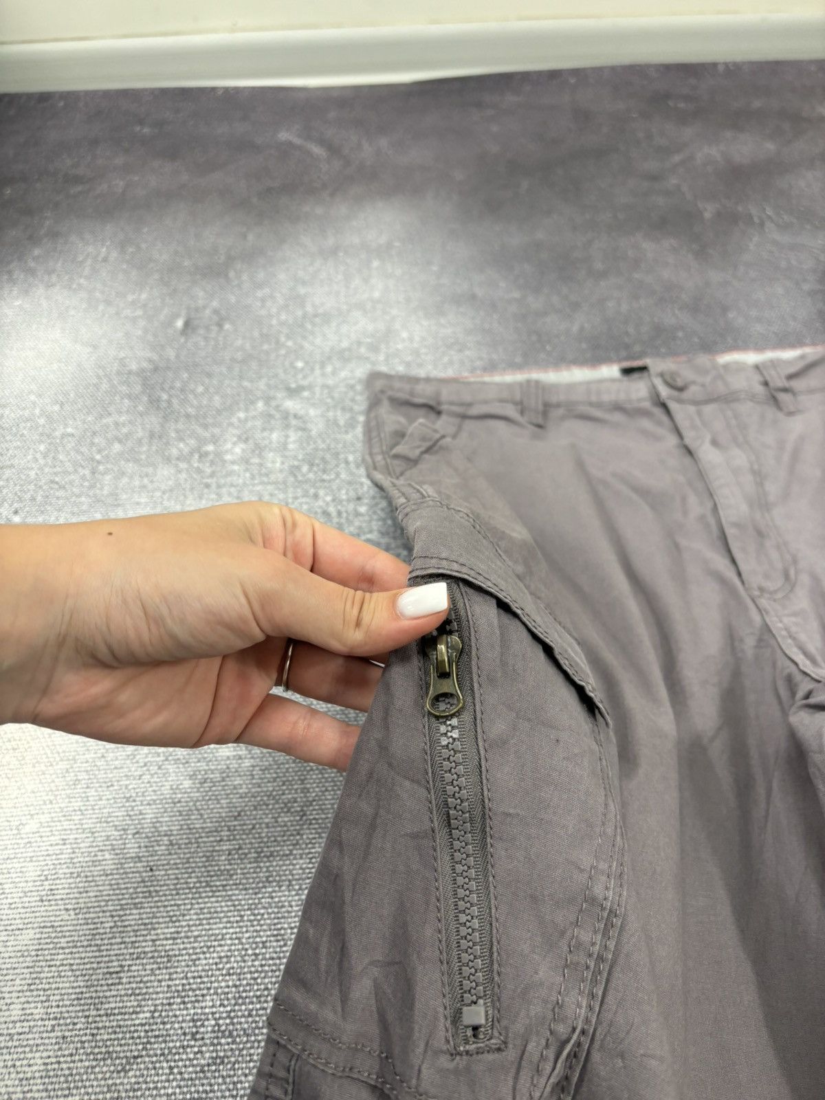 Beverly Hills Polo Club Beverly Hills Polo Club Y2K Zip Pockets Hype Cargo Shorts Size US 30 / EU 46 - 5 Thumbnail