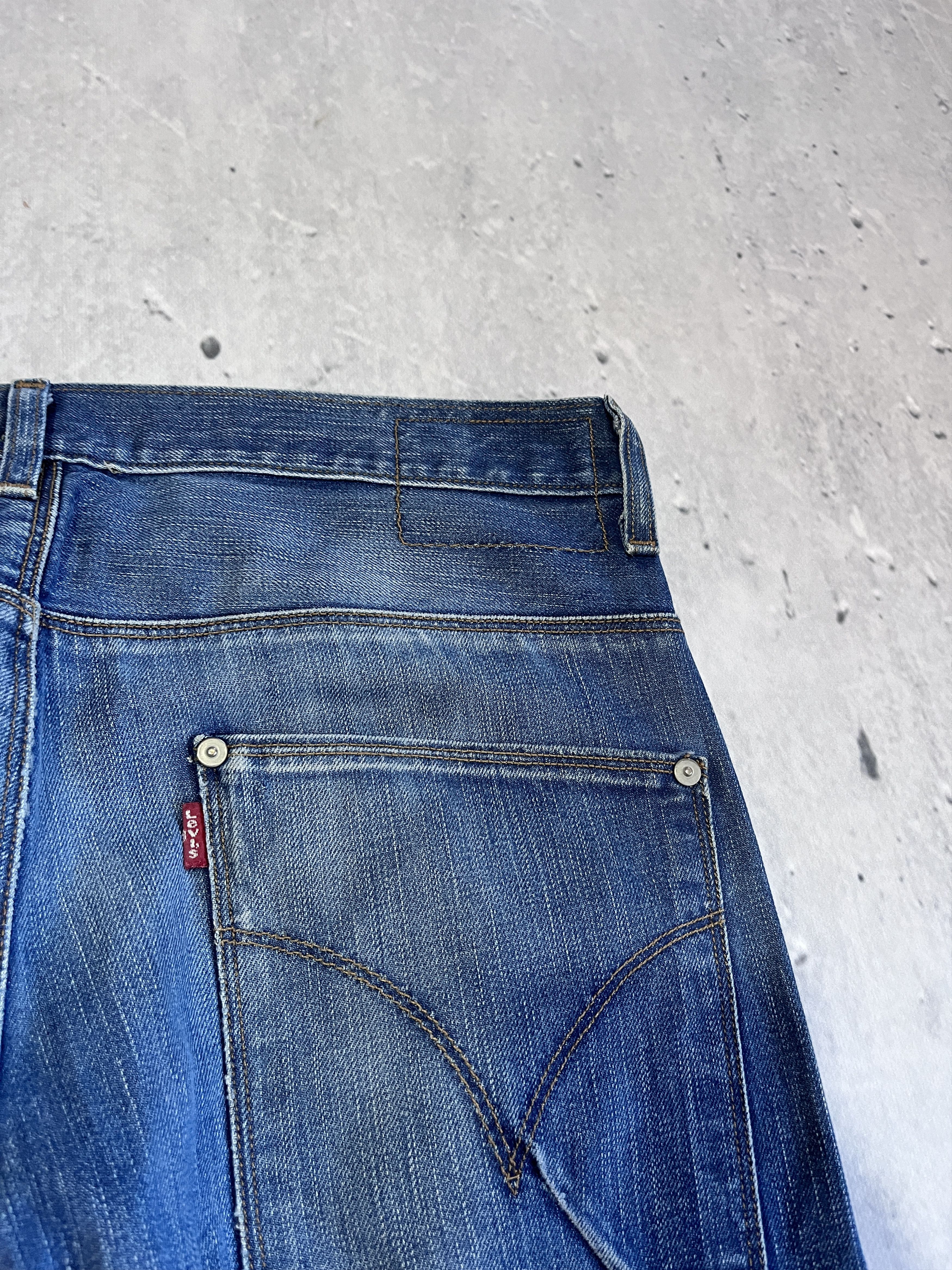 Levi's LEVI'S ENGINEERED JEANS 2008 TWISTED LEG VINTAGE Y2K DENIM Size US 31 - 8 Thumbnail