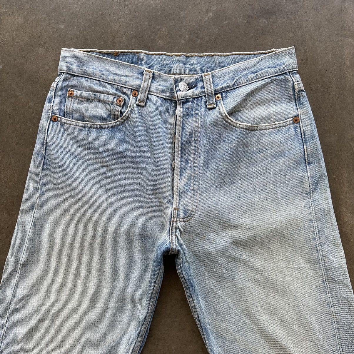 Japanese Brand Vintage Levi’s Made In USA Faded Denim Jean Pant W29 Size US 29 - 3 Thumbnail