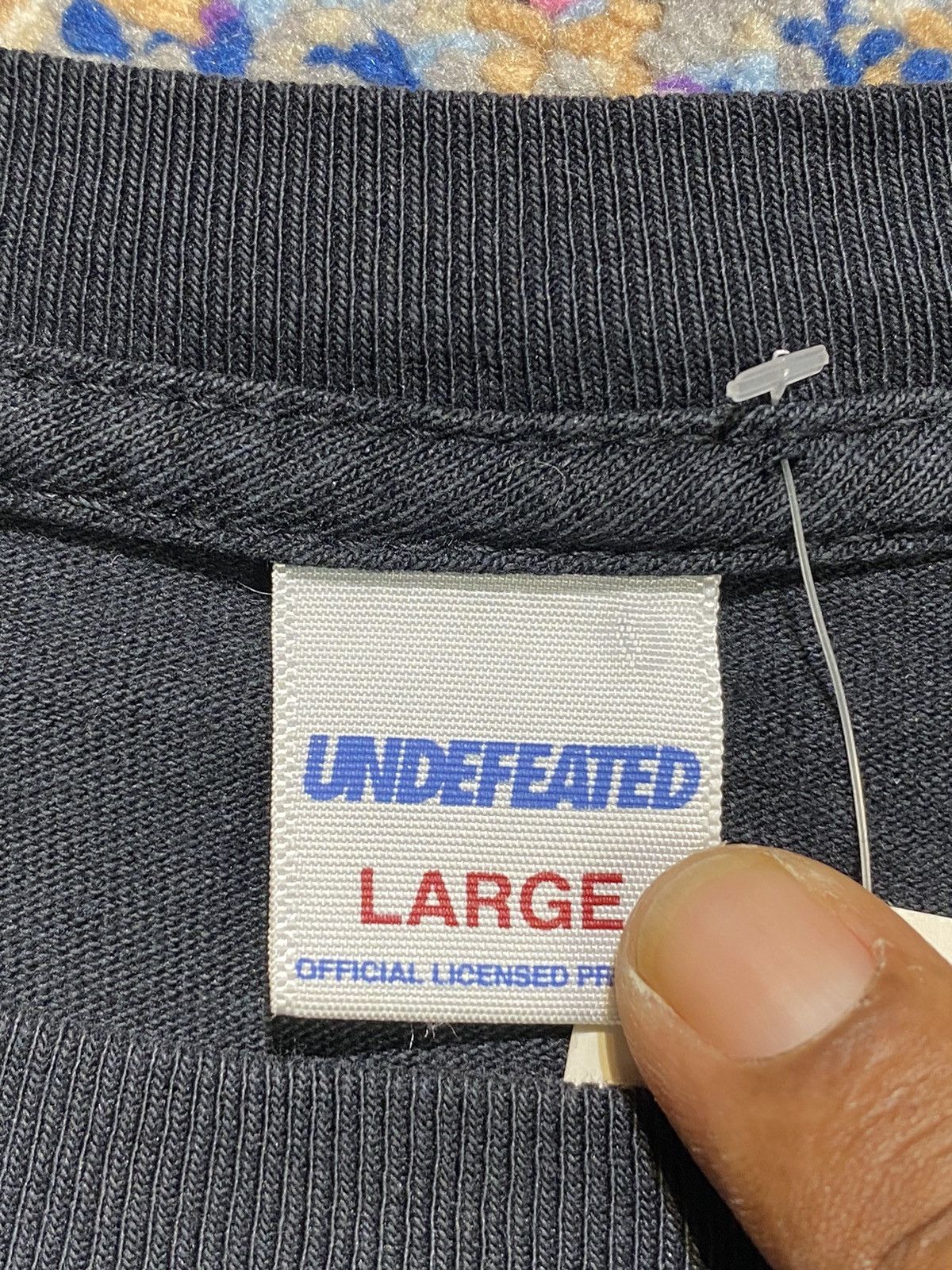 Undefeated Undefeated La Brea 2020 Basketball Distressed SS T Shirt Size US L / EU 52-54 / 3 - 9 Thumbnail