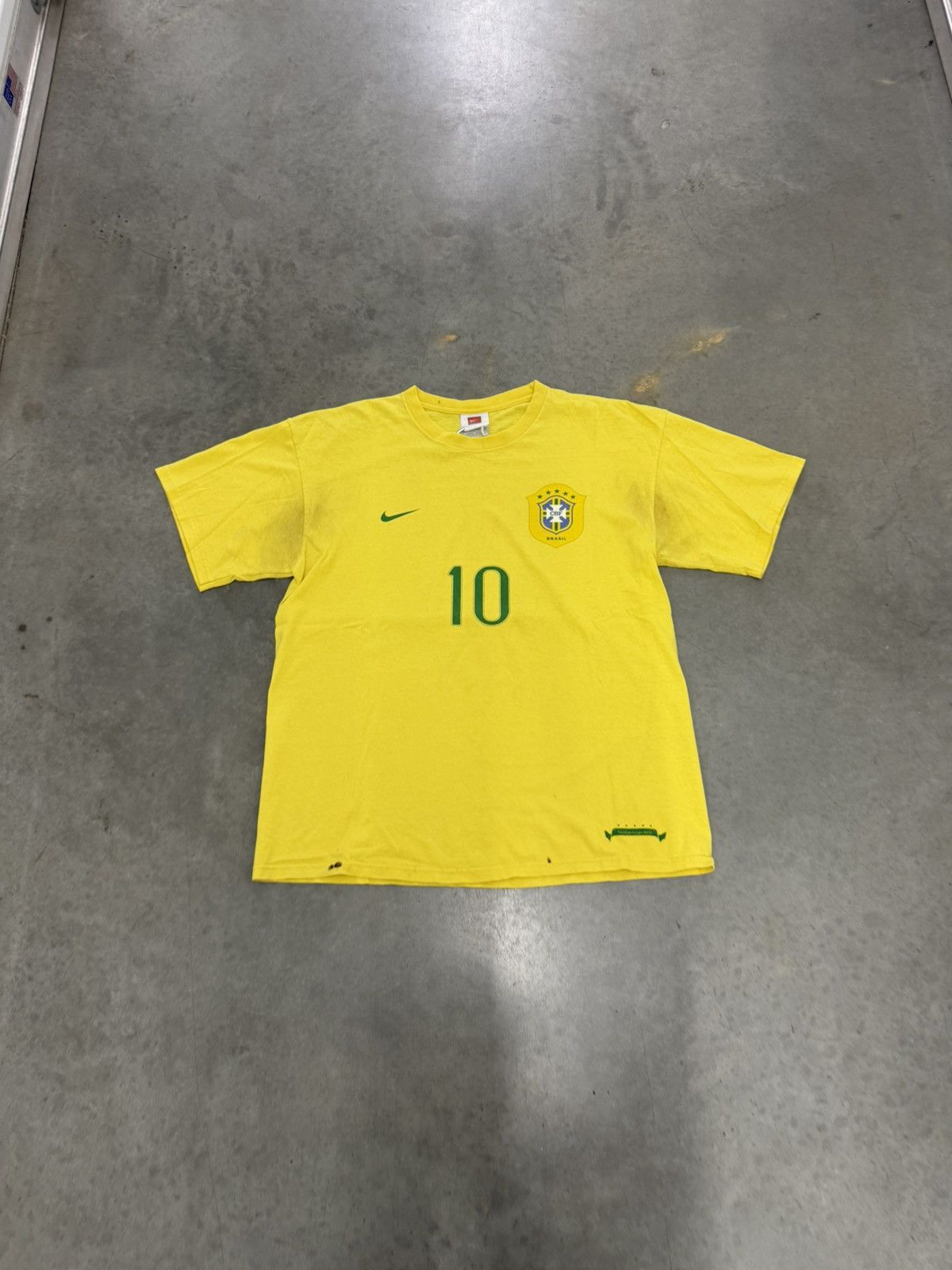 Nike Nike Brazil Ronaldinho #10 Yellow Soccer T Shirt 2000s L Size US L / EU 52-54 / 3 - 5 Thumbnail