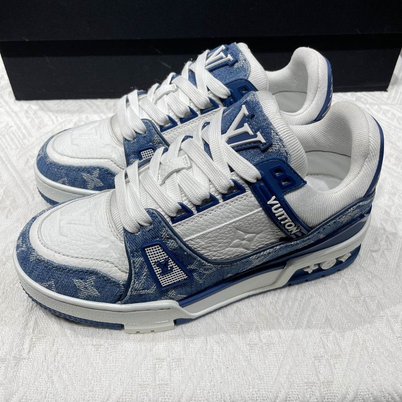 Louis Vuitton Louis Vuitton Stylish Blue and White Low-top Sneakers 0079 Size US 5 / IT 35 - 1 Thumbnail
