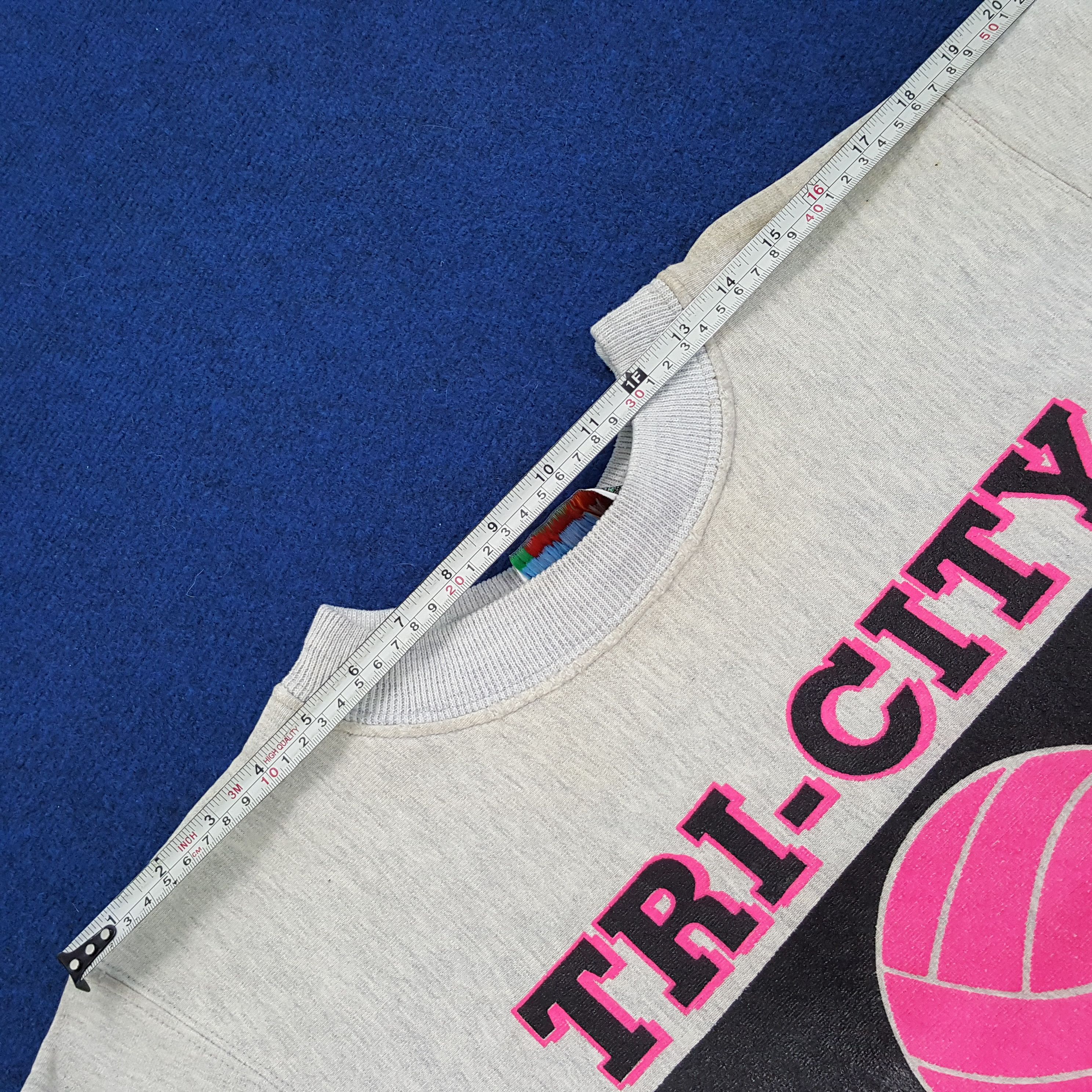 Vintage Vintage Tri-City Volleyball Sports Club Sweatshirts Size US L / EU 52-54 / 3 - 11 Thumbnail