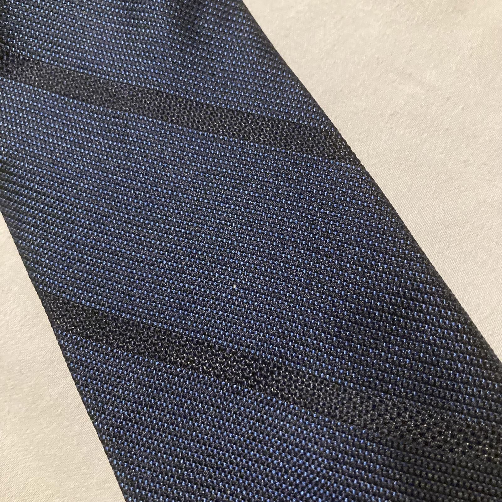 Van Heusen NWOT Van Heusen Navy/Black Silk Tie 59/2.75 Size ONE SIZE - 2 Thumbnail