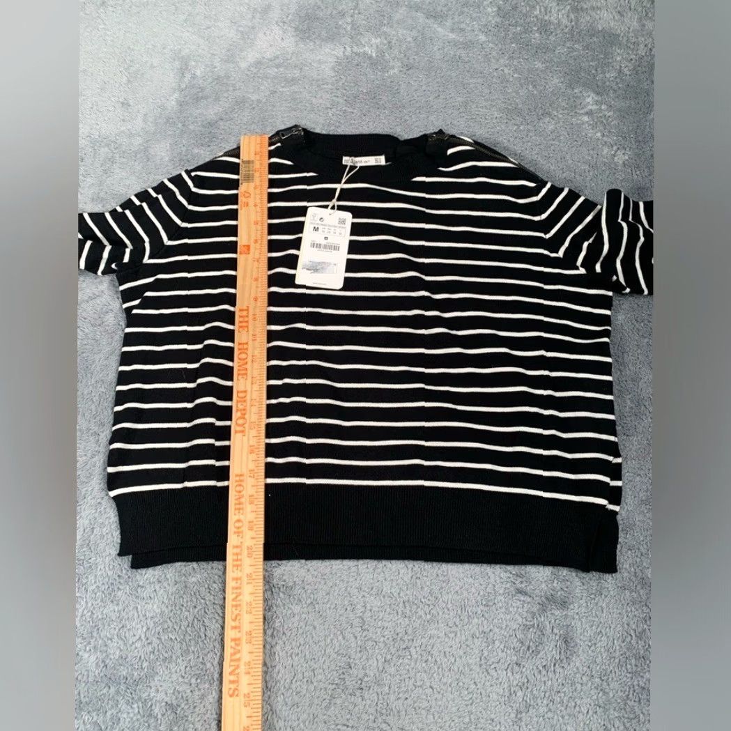 Zara VINTAGE not specified; Zara knit Black and White Striped Sweater Medium Women Pullover M Black Striped Knit Sweatshirt Zara White Black M Adult Women Size M / US 6-8 / IT 42-44 - 6 Thumbnail