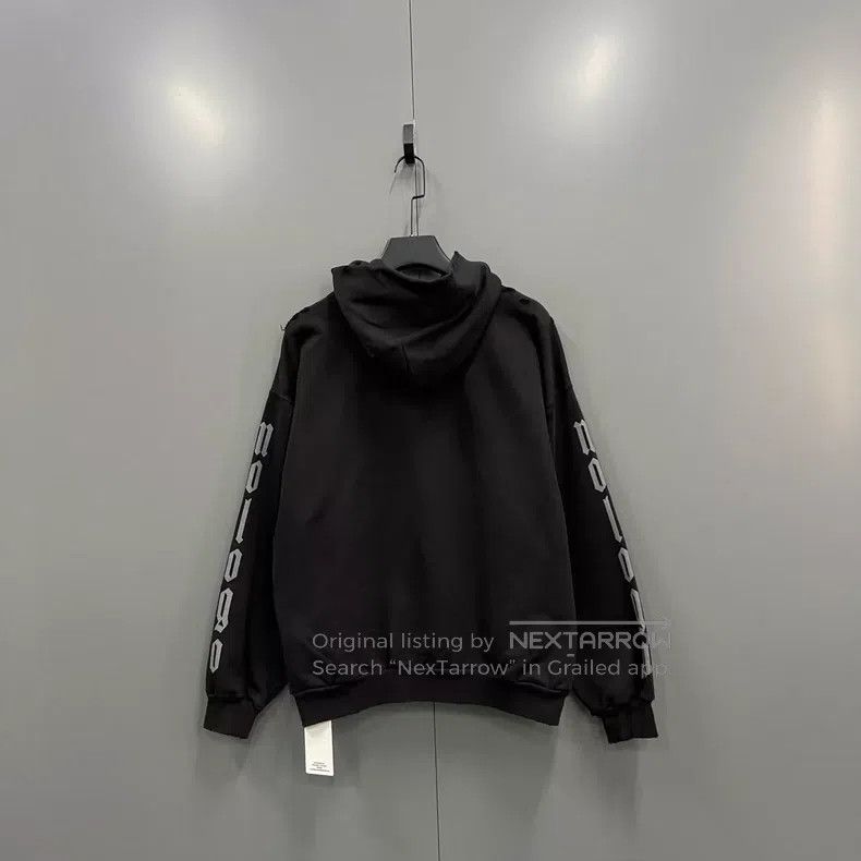 Balenciaga Balenciaga Letter Print Qilin Arm Hoodie Size US S / EU 44-46 / 1 - 2 Thumbnail