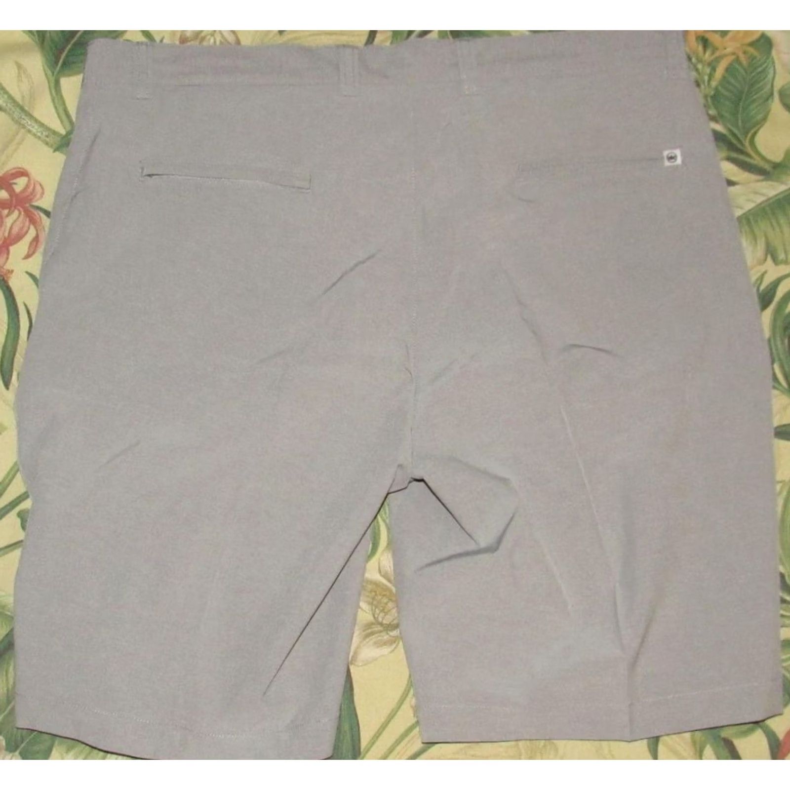 Peter Millar PETER MILLAR British Grey 10.5" Shackleford Basketweave Performance Shorts 36 Mens Regular Gray 36 Shackleford 10.5" Basketweave Shorts Size US 36 / EU 52 - 3 Thumbnail