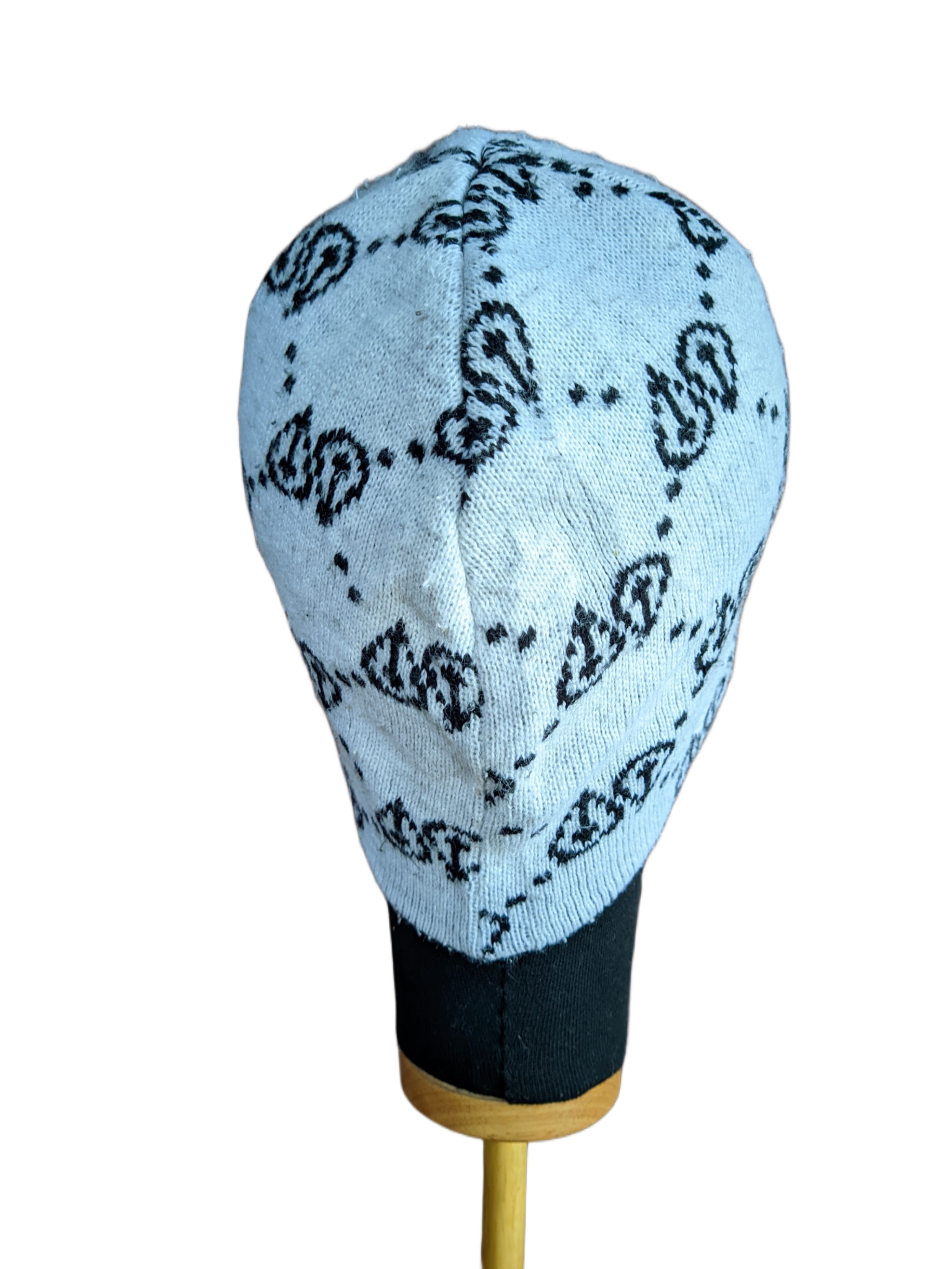 Japanese Brand Monogram Design Beanie Hats Size ONE SIZE - 2 Thumbnail