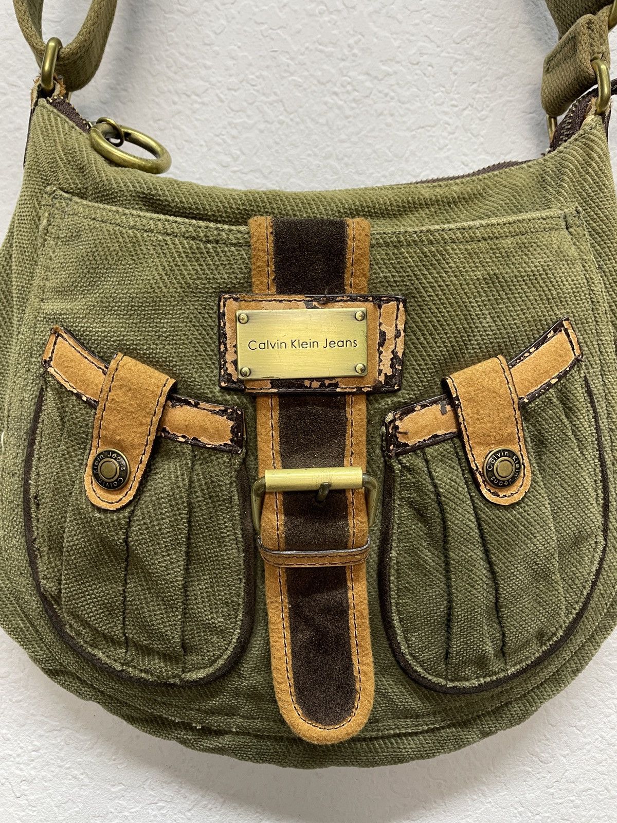 Vintage Vintage Y2K Calvin Klein Velvet Shoulder Bag Size ONE SIZE - 19 Thumbnail