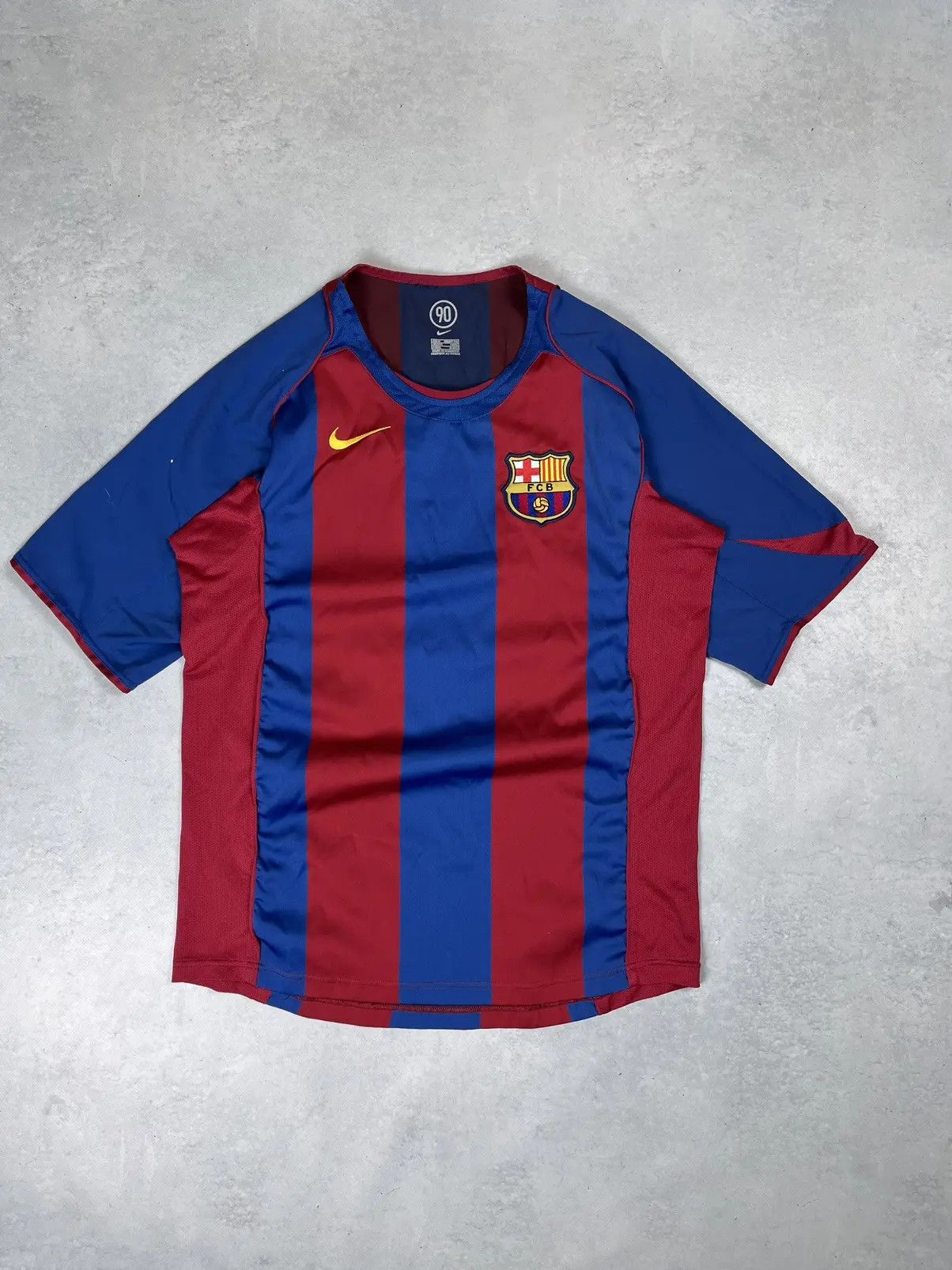 Nike Nike RARE Y2K Barcelona 2004/2005 Ronaldinho Home Jersey Size US M / EU 48-50 / 2 - 1 Thumbnail