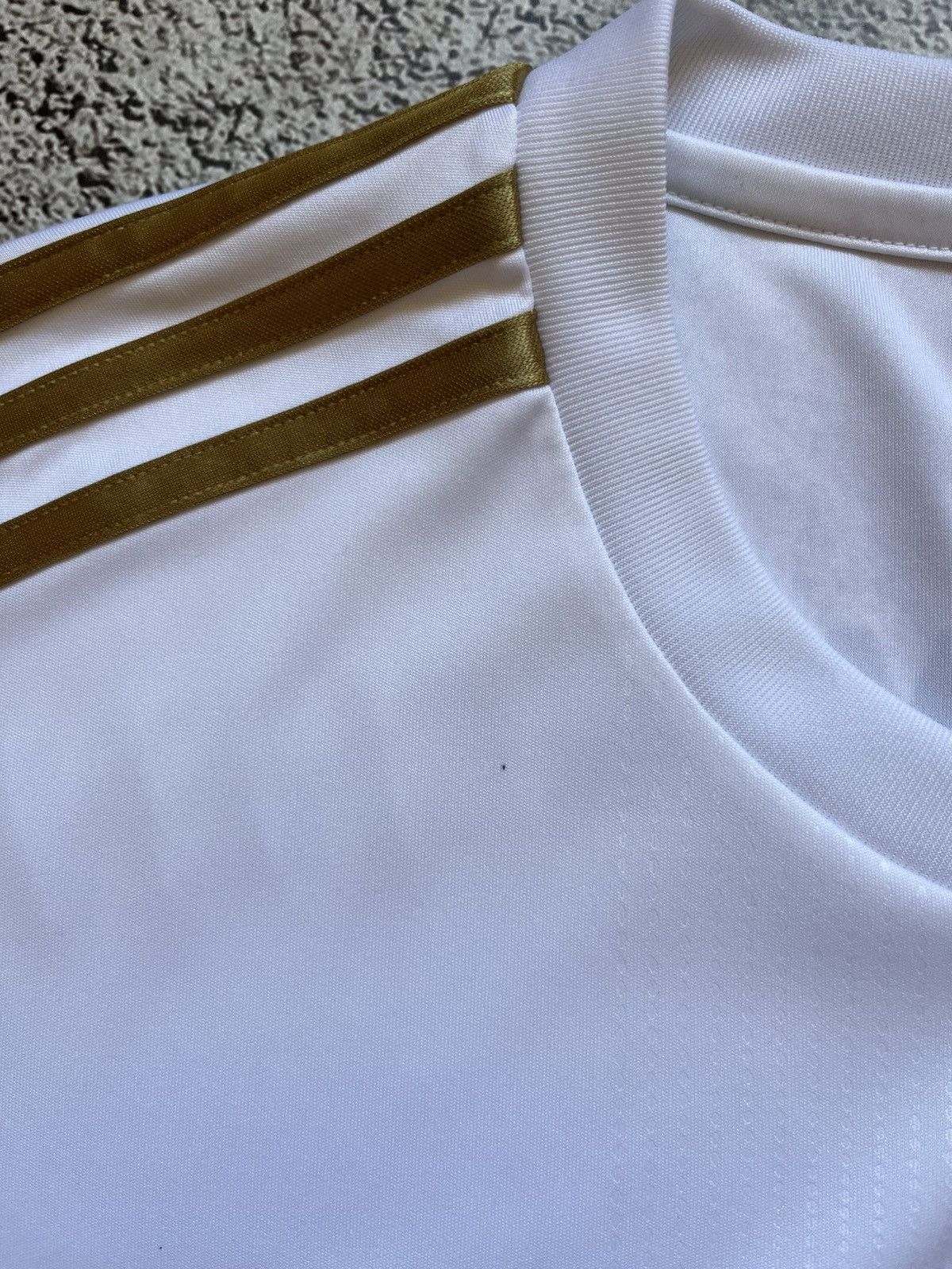 Adidas FC Bayern Munich Adidas White Gold Jersey Size M Size US M / EU 48-50 / 2 - 10 Thumbnail