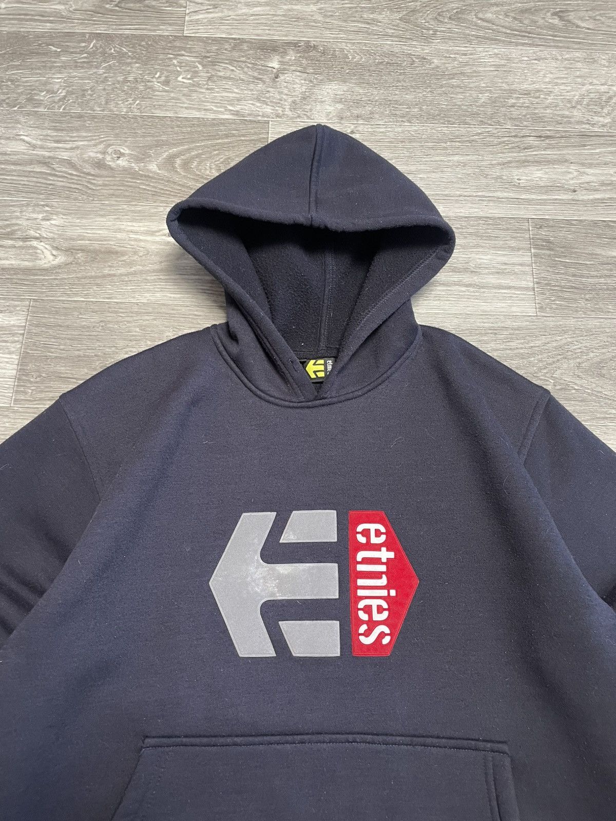 Etnies Vintage Etnies Skateboarding Hoodie 90s Size US M / EU 48-50 / 2 - 2 Thumbnail