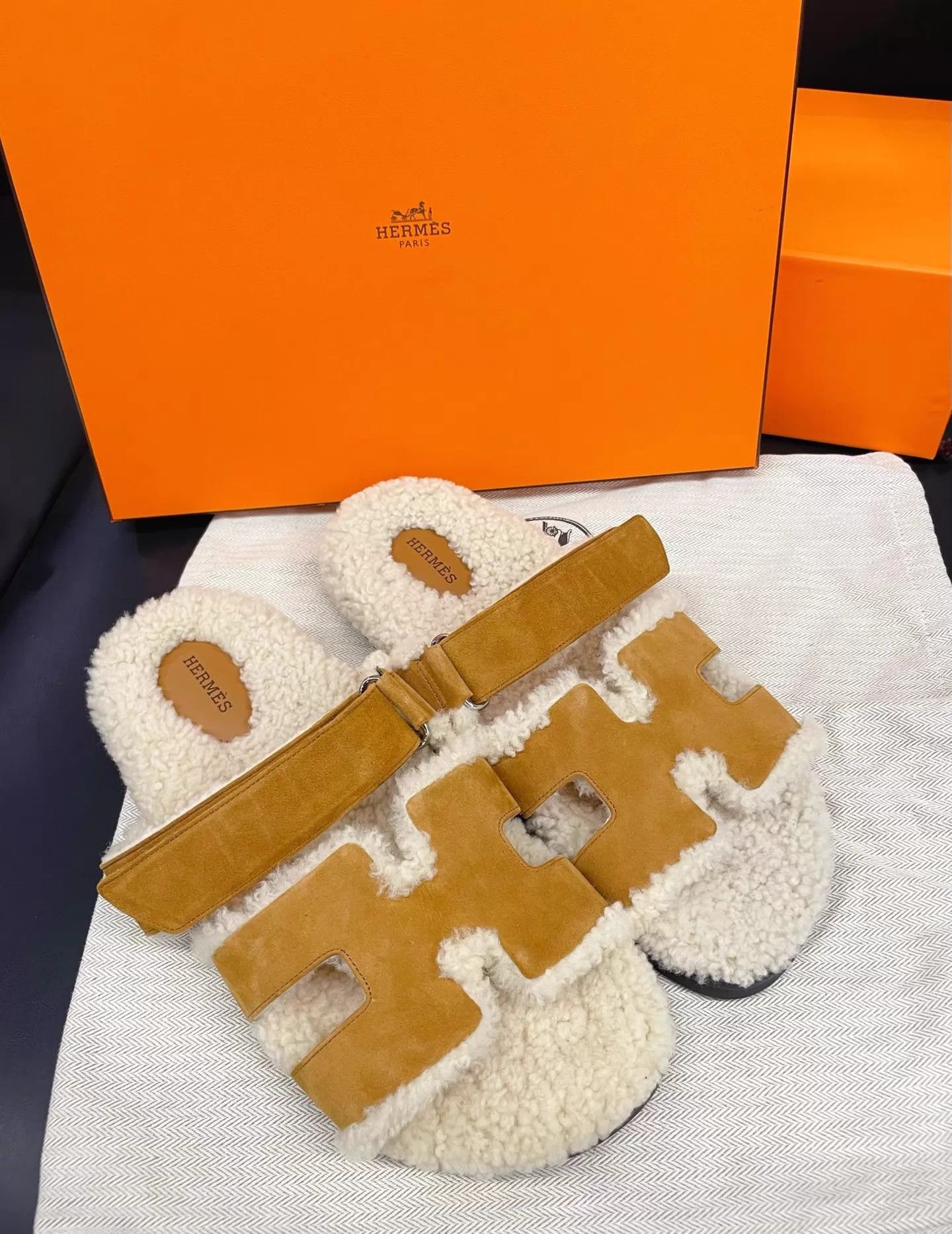 Hermes Hermes Classic Fur Slippers Ultra Soft Sole 42 SS Size US 11 / IT 41 - 3 Thumbnail