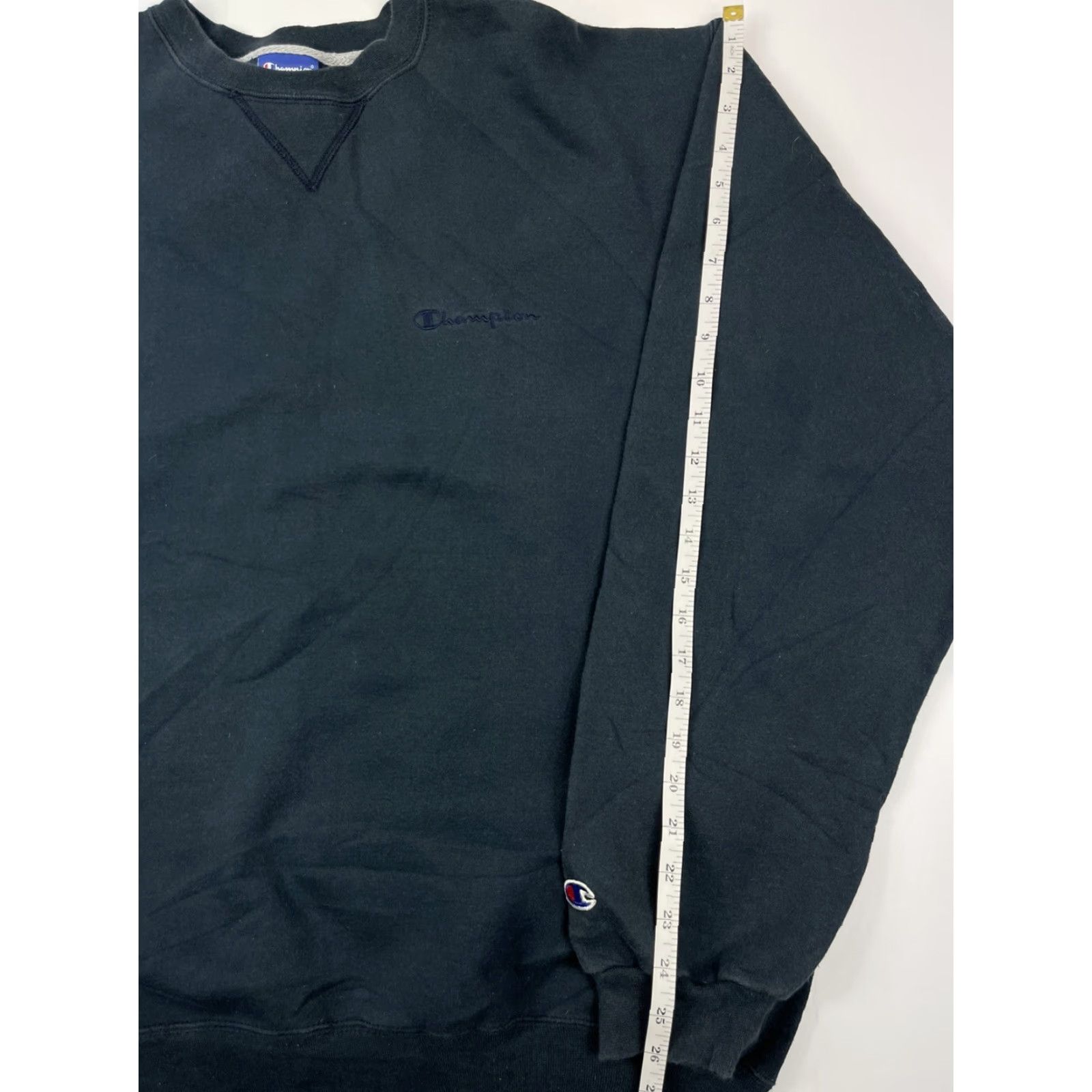 Champion VINTAGE Champion XL Mens Crewneck Sweatshirt Navy Blue Embroidered Logo Y2K Crewneck Pullover Shirt Men, USA, Varsity, Blue Size US XL / EU 56 / 4 - 7 Thumbnail