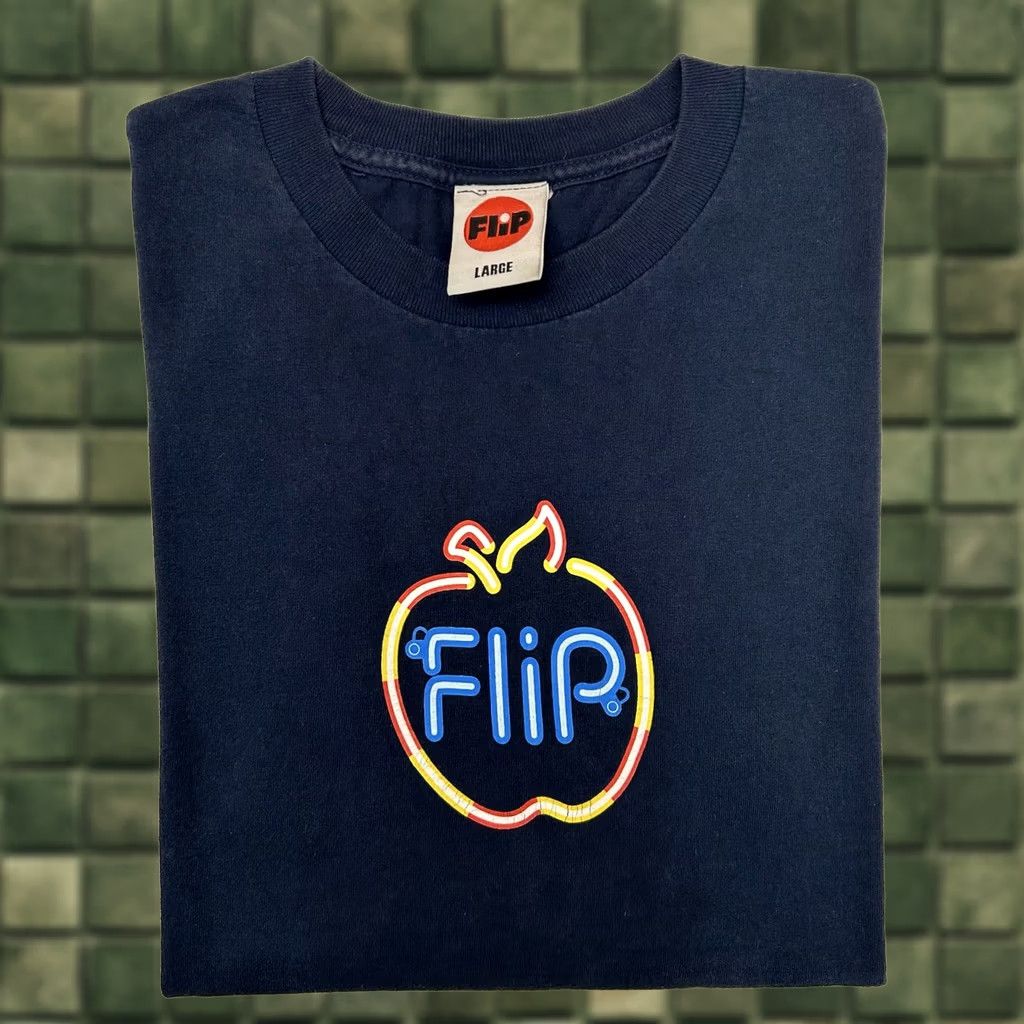Blind Skateboards VINTAGE Flip Skateboards Mark Appleyard Neon Apple Graphic Skate Tee L Blue 90s Mens Size US L / EU 52-54 / 3 - 1 Thumbnail