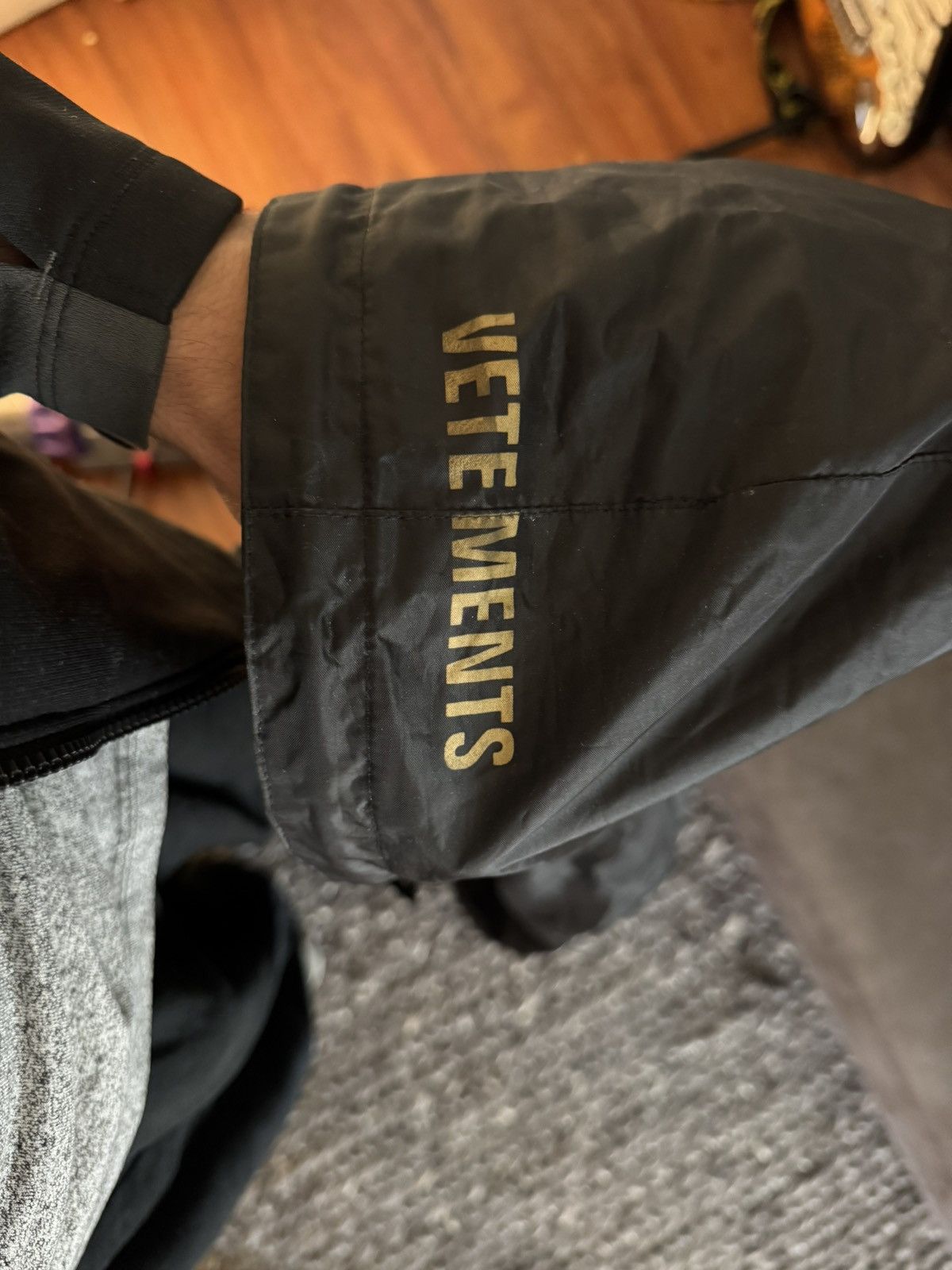 Vetements Official Fake Raincoat / made in slovenia Size US L / EU 52-54 / 3 - 4 Thumbnail