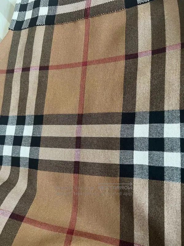 Burberry Burberry Khaki Plaid Midi Skirt for Women. Size 27" / US 4 / IT 40 - 3 Thumbnail