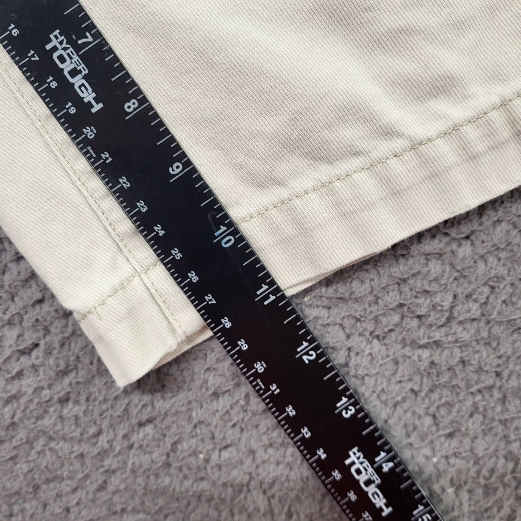Levi's VtG Levi's L2 Shorts Men's Size 33 Tan Khaki Cargo Baggy Loose Skater 90s Y2K Cargo Pocket Jeans Shorts Men Beige Tan 90s Y2K Vintage Levis Size US 33 - 6 Thumbnail