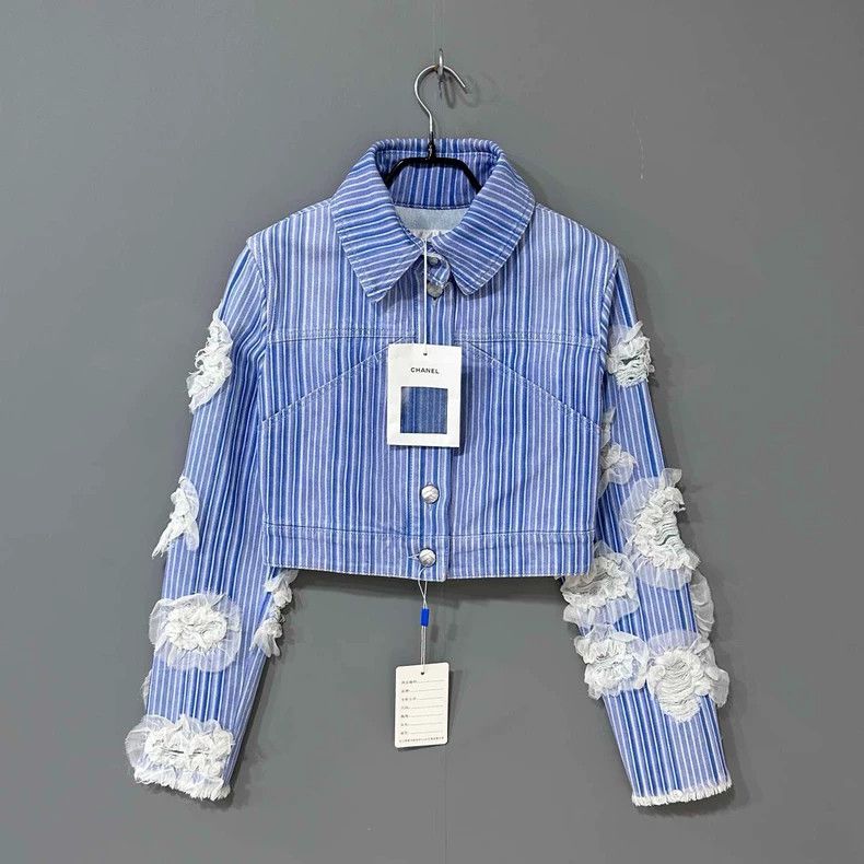 Chanel Chanel Three-dimensional camellia striped denim jacket 2504 Size XXS / US 00 / IT 34 - 1 Thumbnail