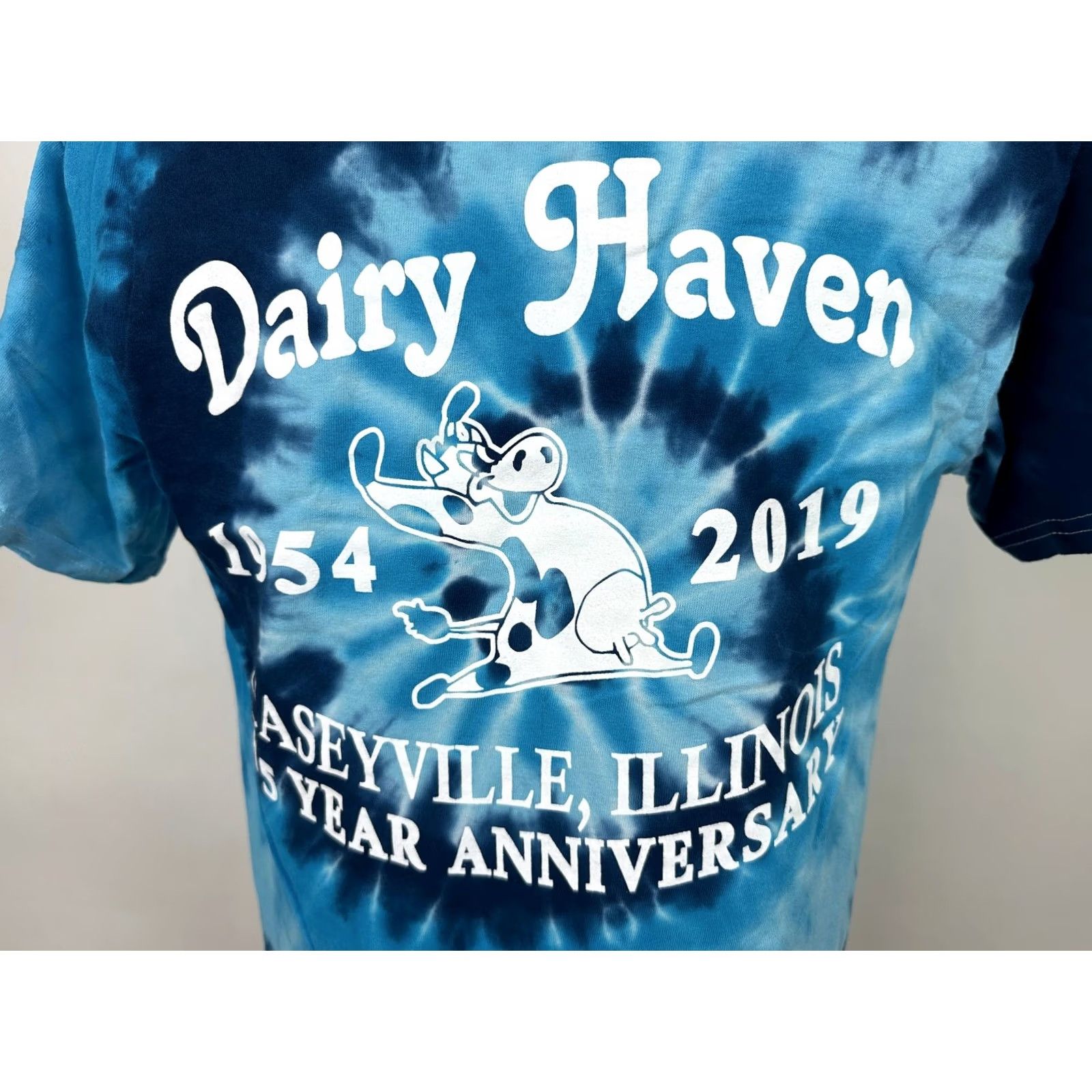 Gildan Cow Shirt Adult Medium Dairy Haven Milk Farm Caseyville Tie-Dye Psychedelic Blue Size US M / EU 48-50 / 2 - 6 Thumbnail