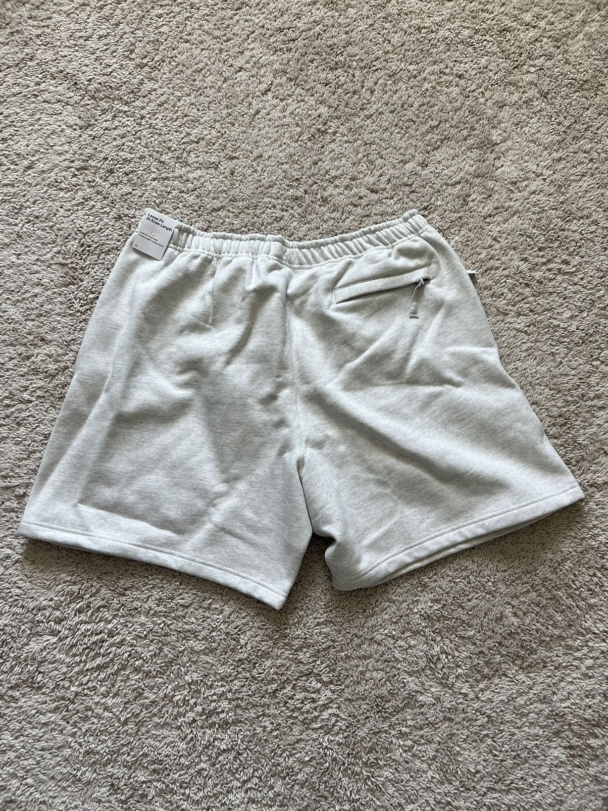 Nike Solo Swoosh Fleece Shorts White Loose Fit
