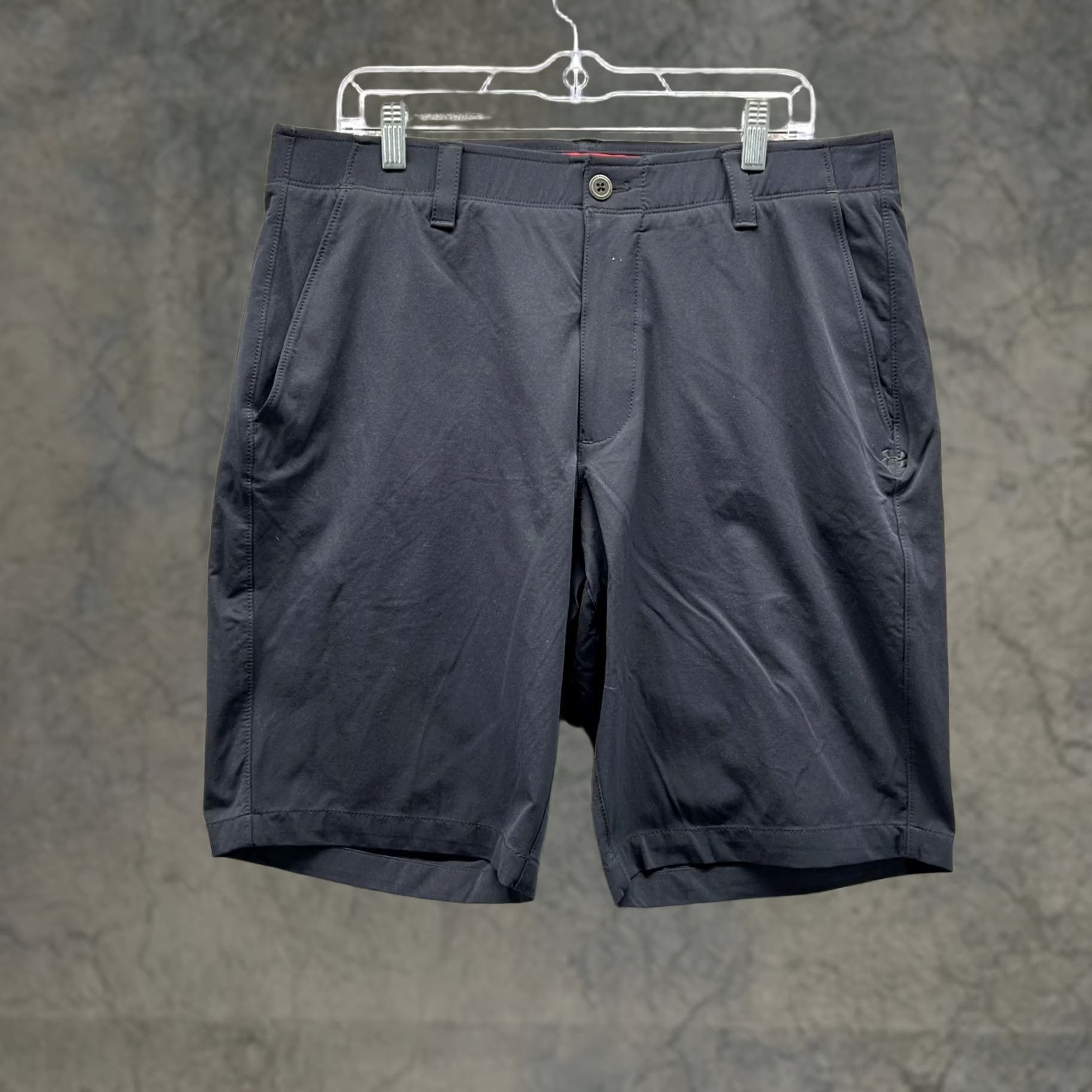 Under Armour Under Armour Shorts Men 36 Adult Black Chino Flat Front Heat Gear Golf Golfer UA Size US 36 / EU 52 - 1 Thumbnail