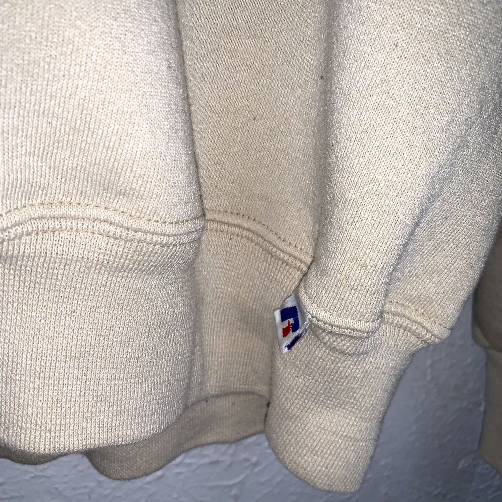 Russell Athletic VINTAGE Russell Athletic Sweatshirt Cream Hoodie 90s USA Distressed Pullover XLT Mens Regular Crew Neck Long Sleeve Fleece Size US XL / EU 56 / 4 - 3 Thumbnail