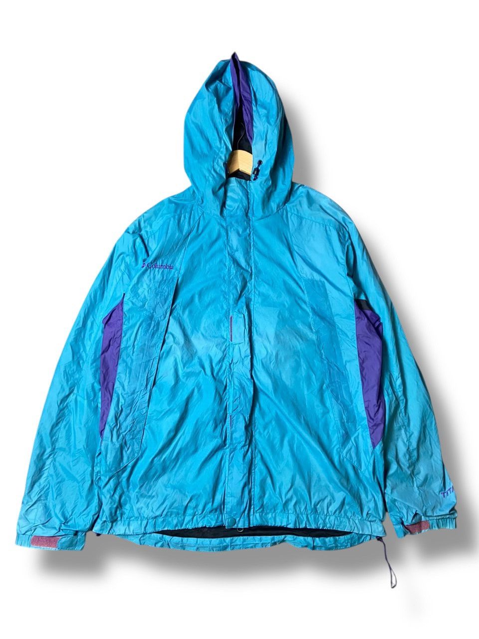 Columbia Sportswear Hooded Light Jacket (124)
