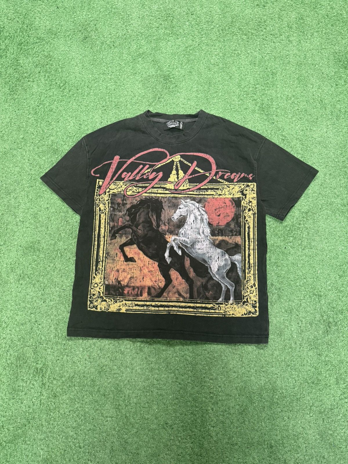 Vale Vale graphic tee sz medium Size US M / EU 48-50 / 2 - 1 Thumbnail