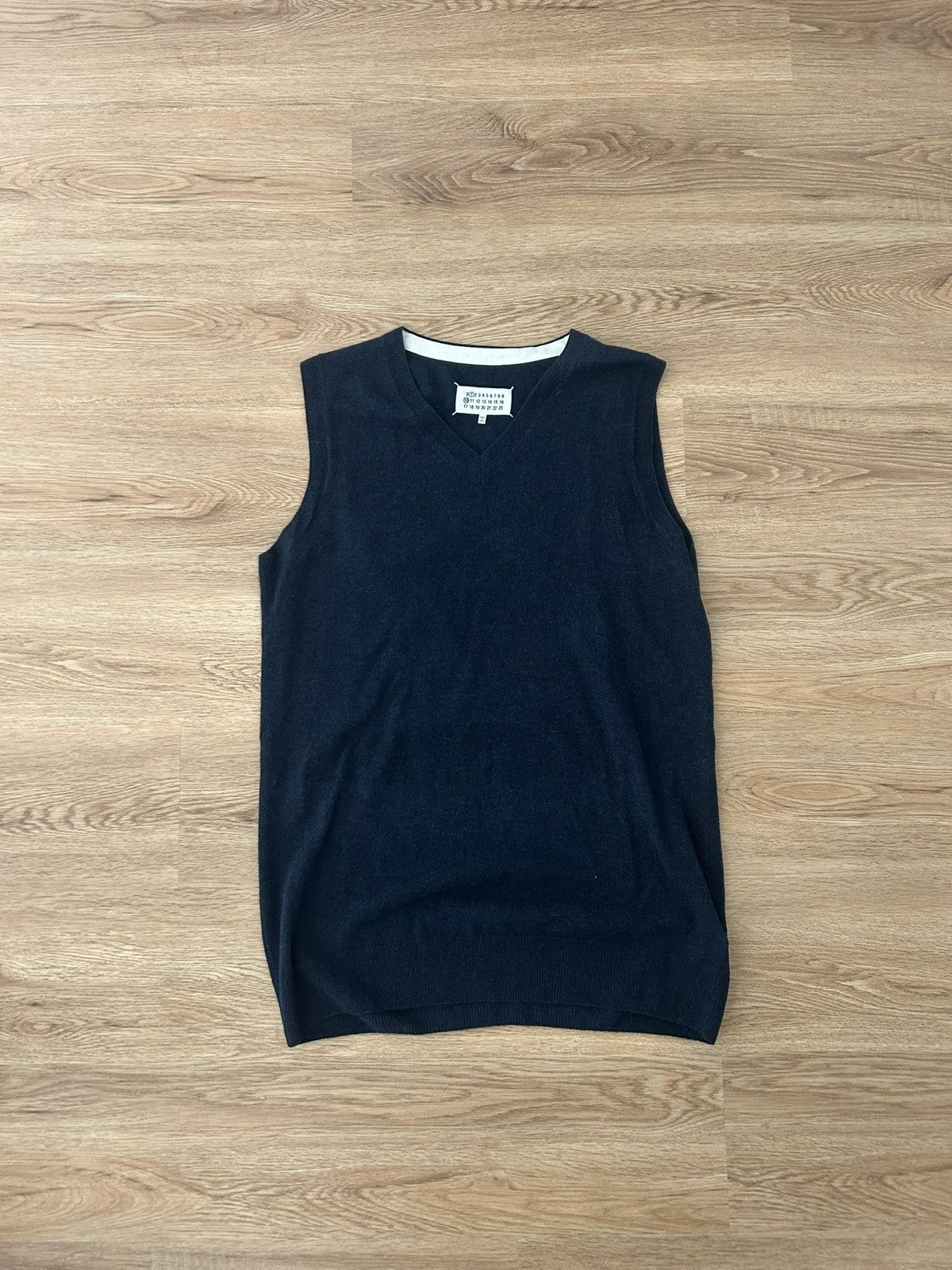 Maison Margiela Maison Margiela cashmere vest Size L / US 10 / IT 46 - 1 Thumbnail
