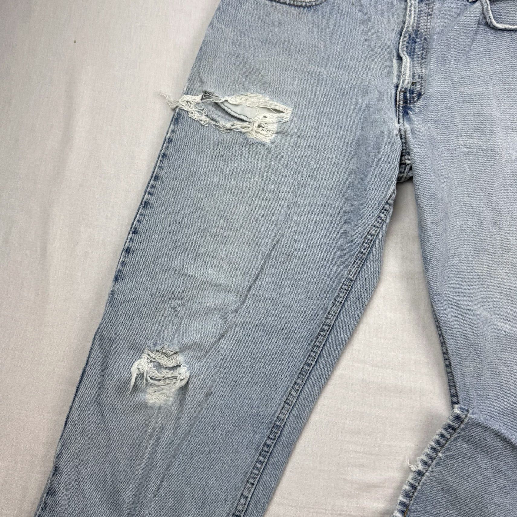 Levi's VINTAGE Levi's 560 Jeans Men 34x32 Loose Fit Tapered Leg 90s Thrashed Worn Blue Mens Size US 34 / EU 50 - 3 Thumbnail