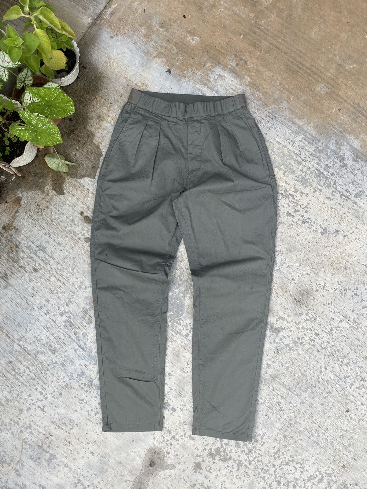 Uniqlo X Lemaire olive green elastic pants